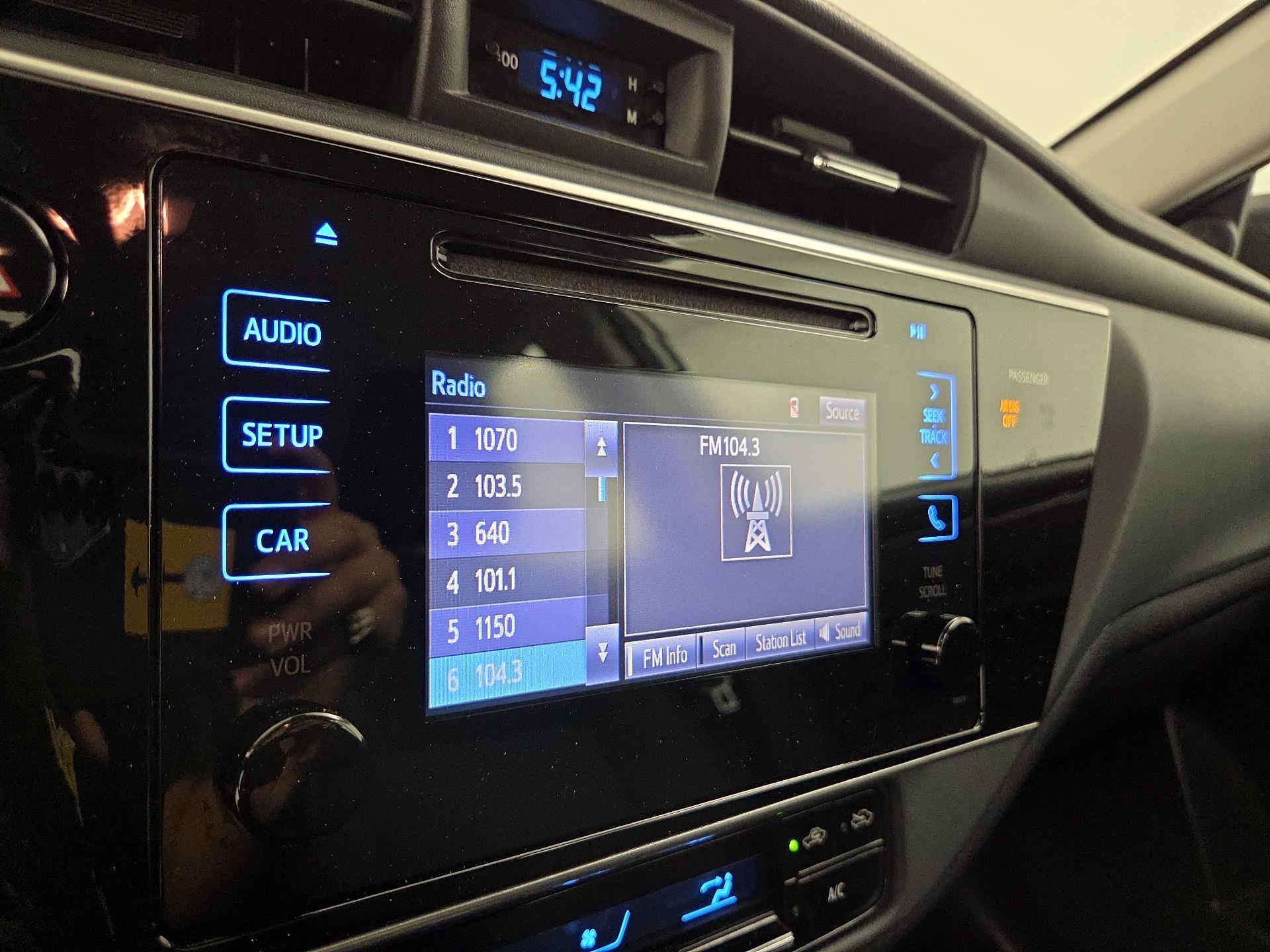 Thumbnail: 2017 Toyota Corolla - 15