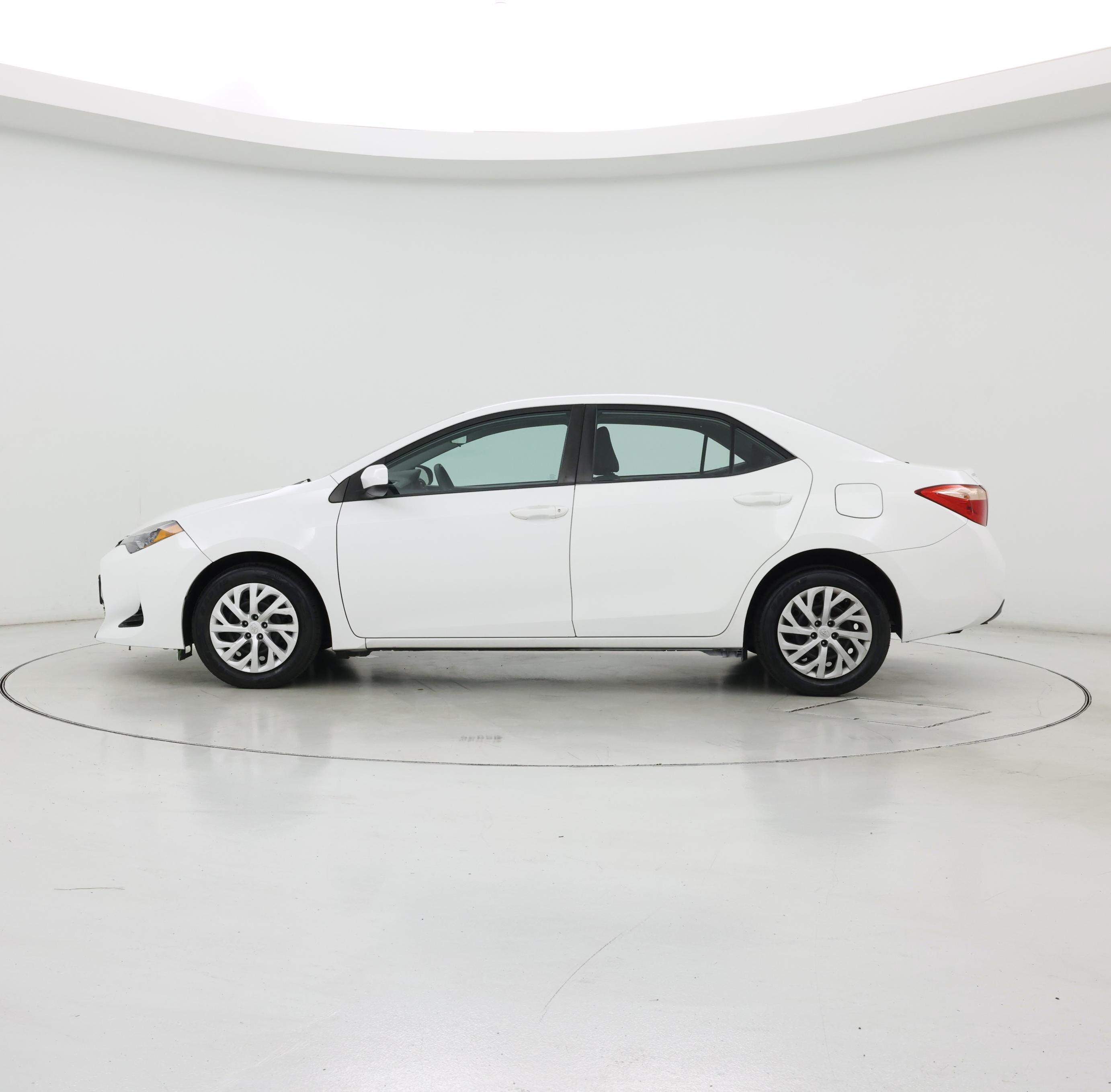 Thumbnail: 2017 Toyota Corolla - 3