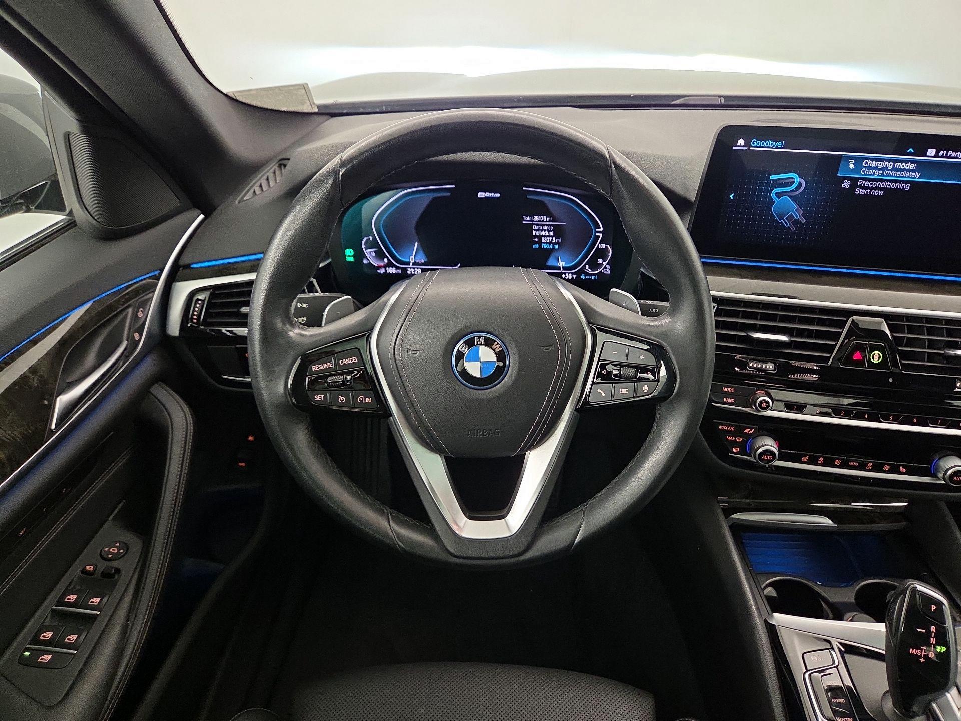 Thumbnail: 2022 BMW 5 Series - 10