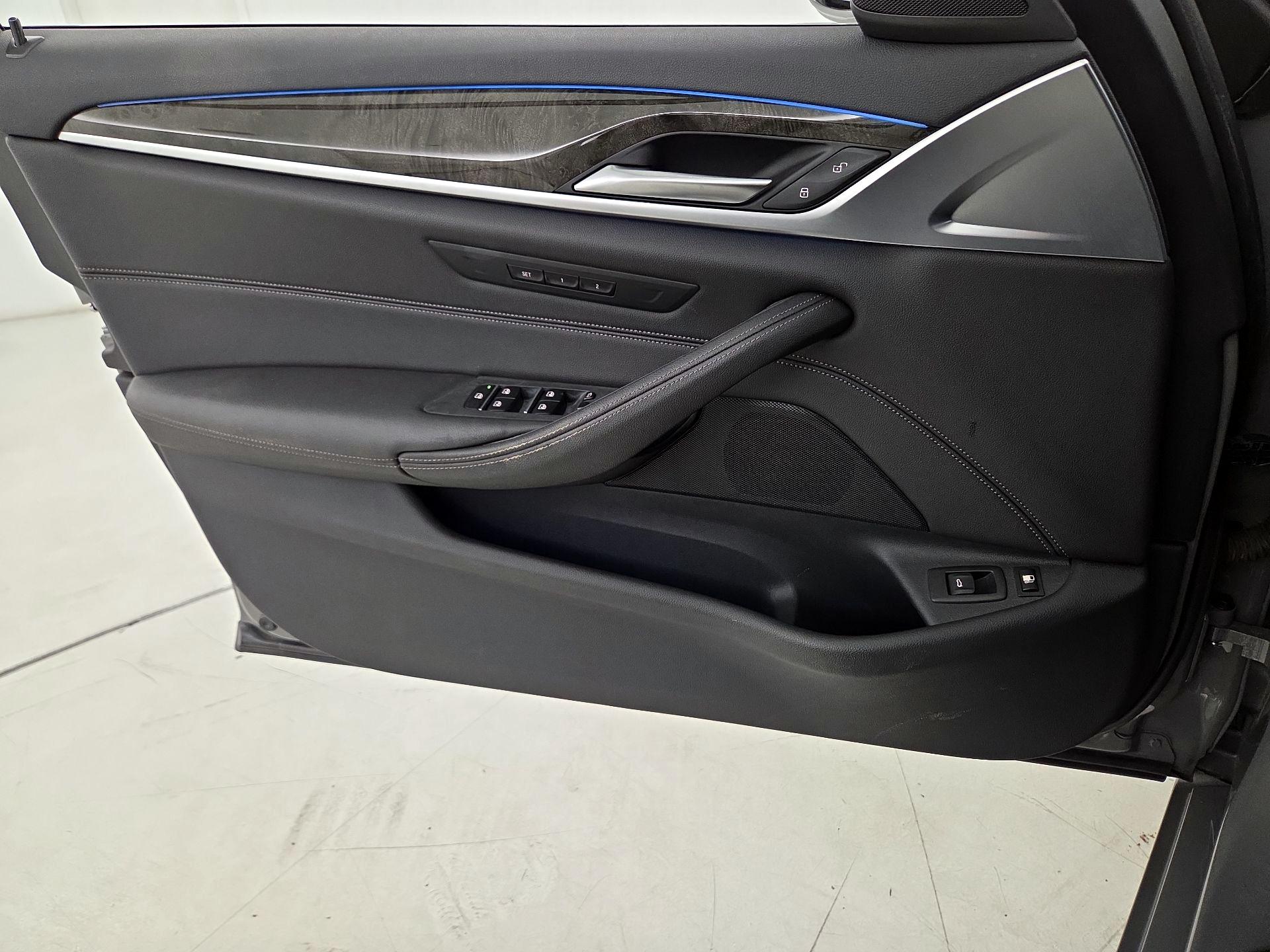 Thumbnail: 2022 BMW 5 Series - 12