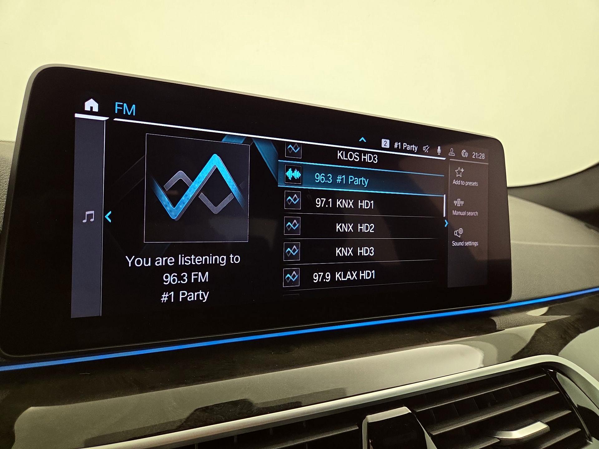 Thumbnail: 2022 BMW 5 Series - 16