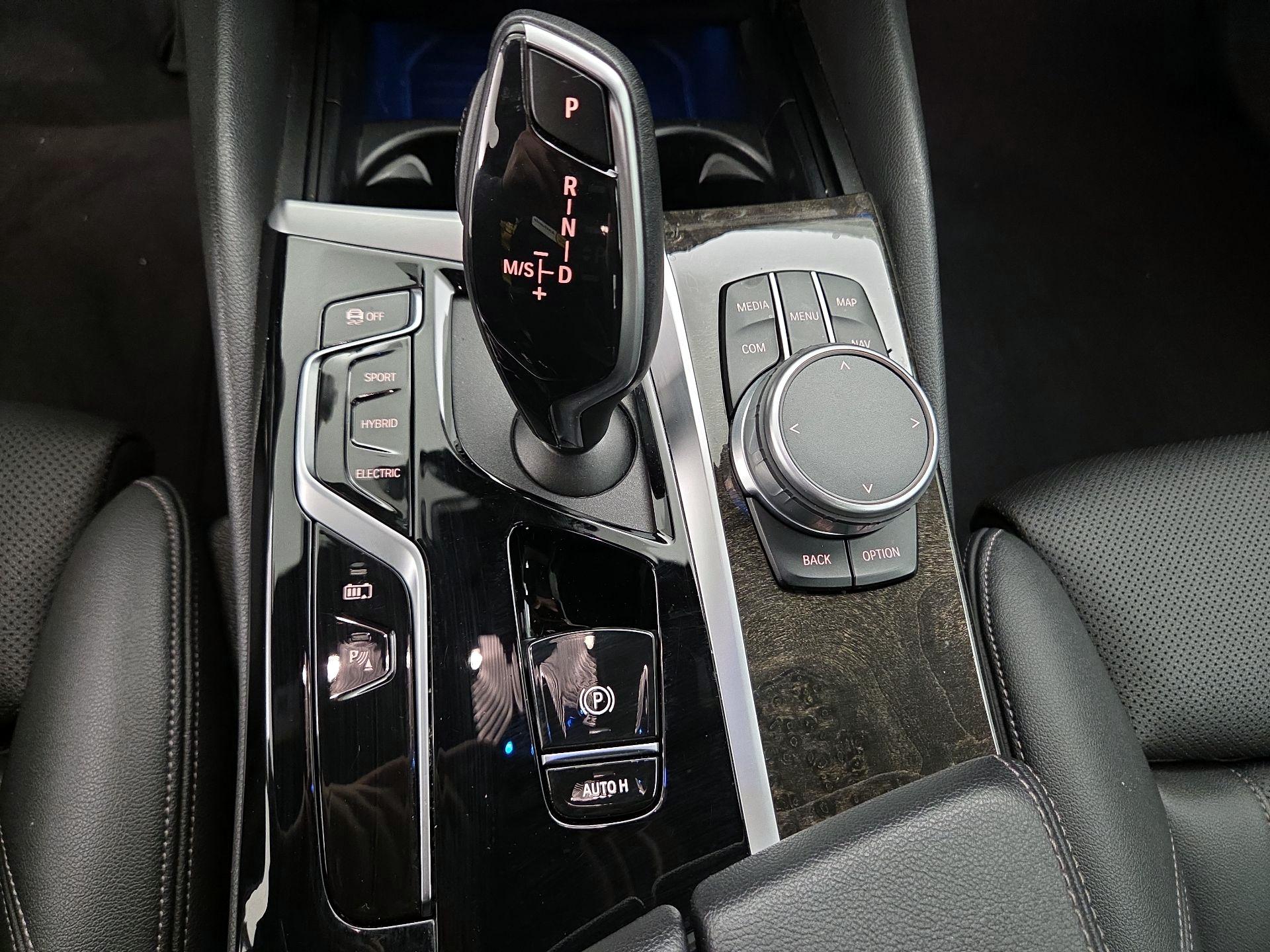 Thumbnail: 2022 BMW 5 Series - 18