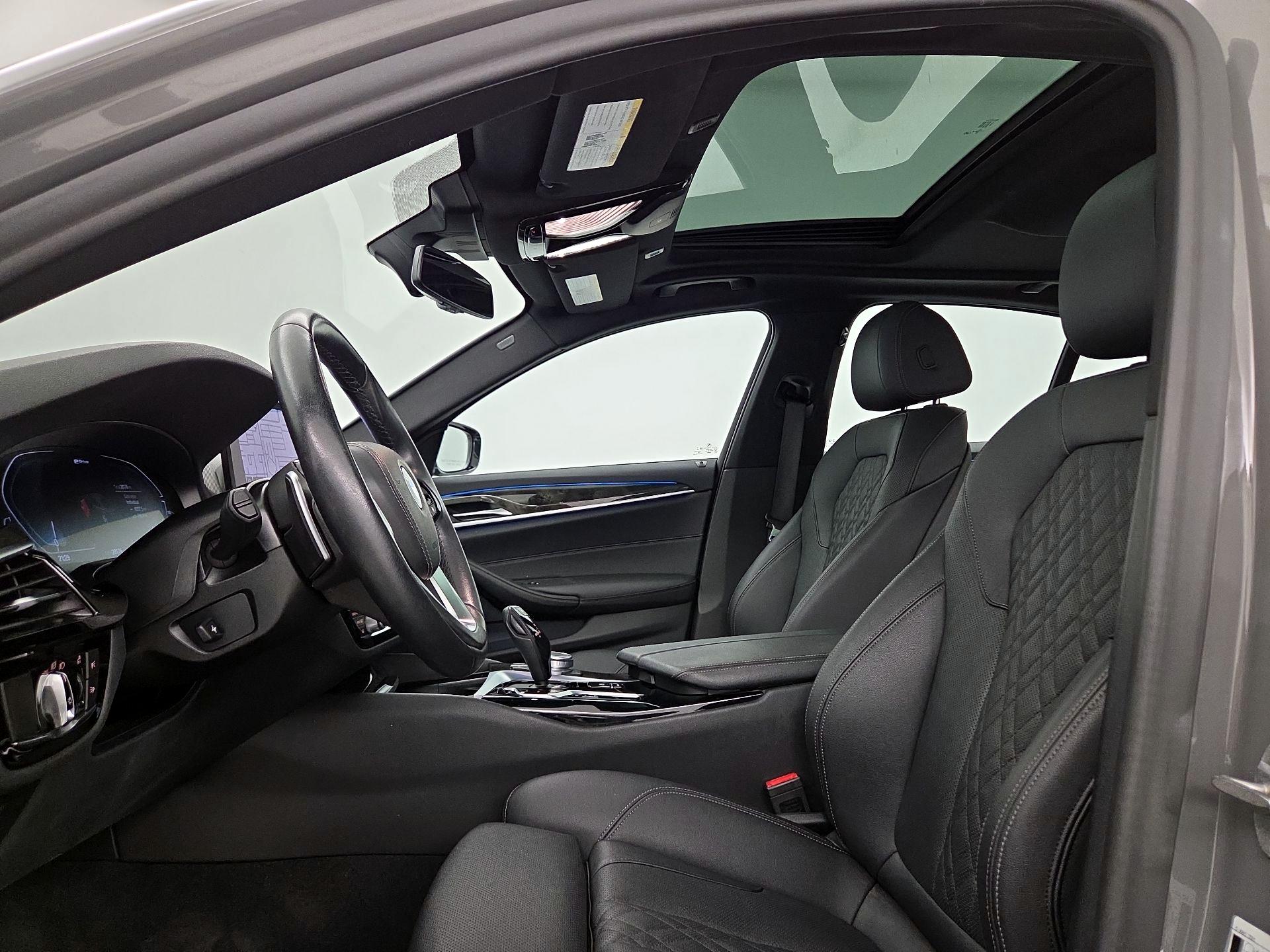 Thumbnail: 2022 BMW 5 Series - 20