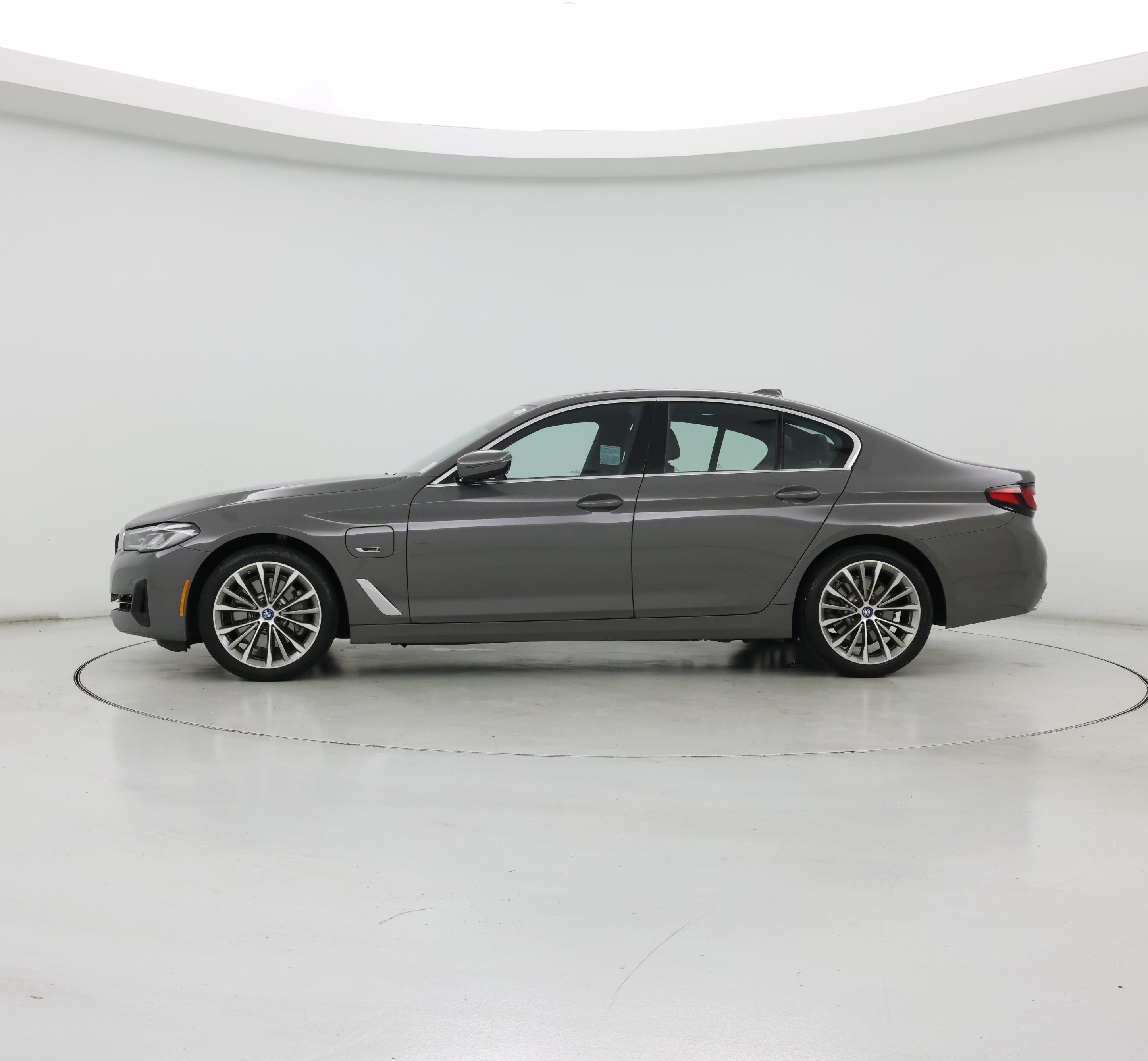 Thumbnail: 2022 BMW 5 Series - 3