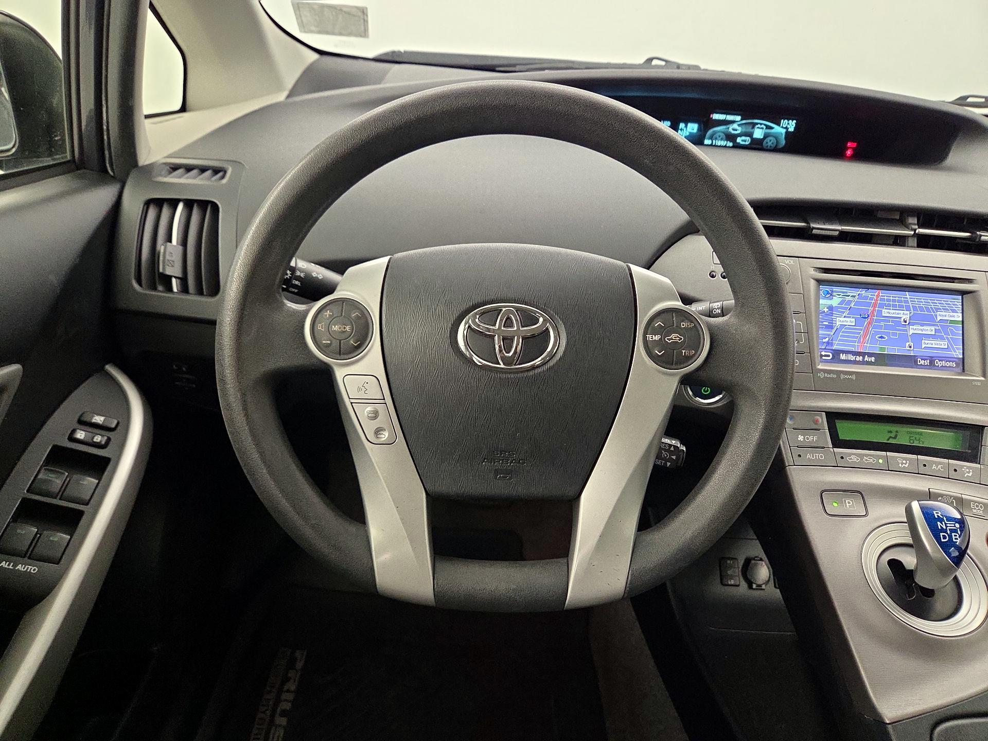 Thumbnail: 2014 Toyota Prius - 10