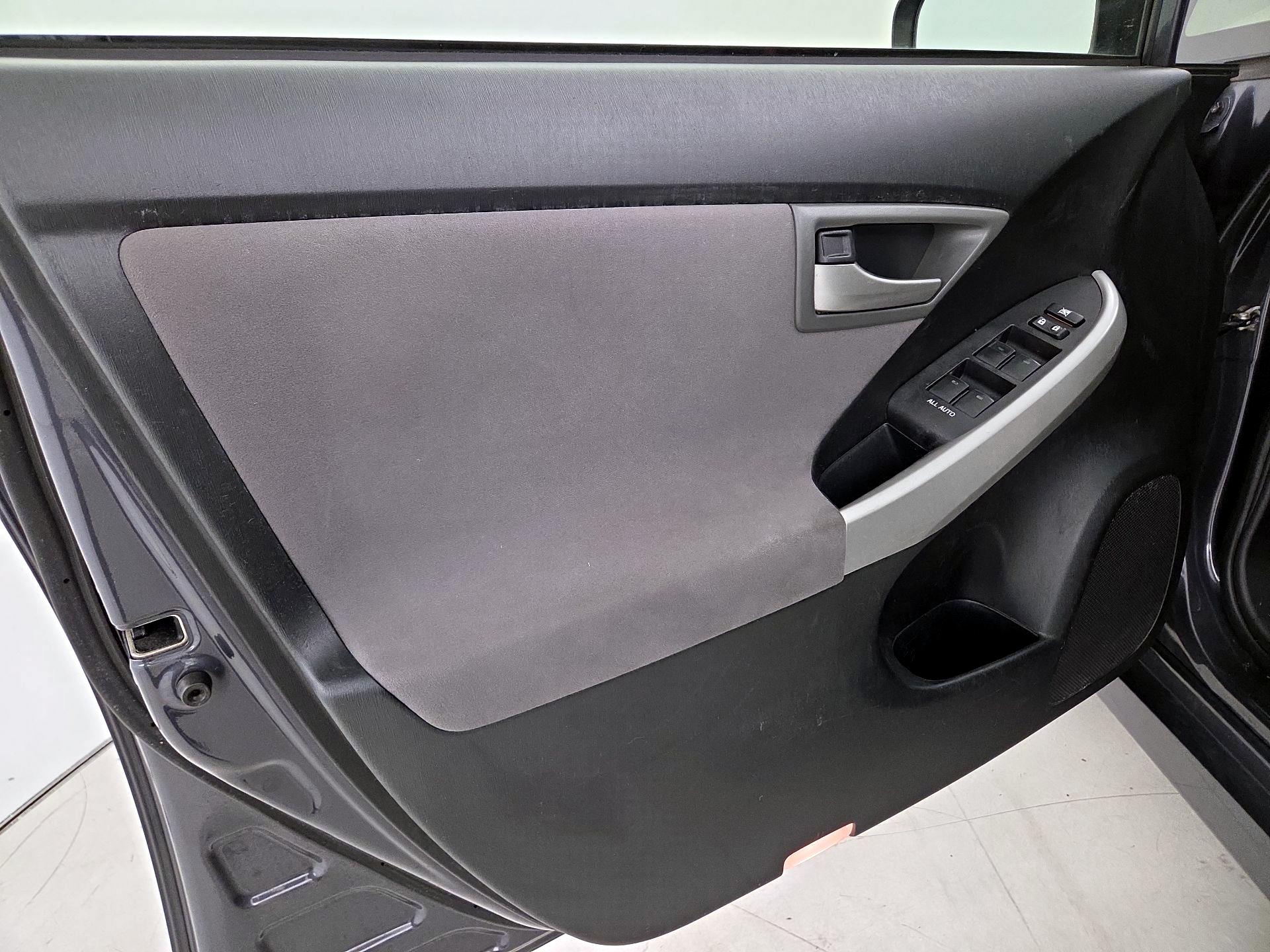 Thumbnail: 2014 Toyota Prius - 12