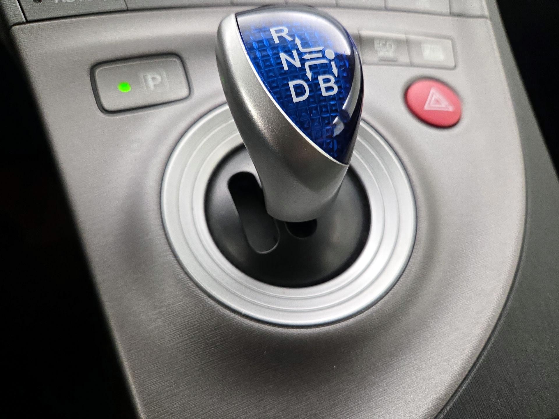 Thumbnail: 2014 Toyota Prius - 18