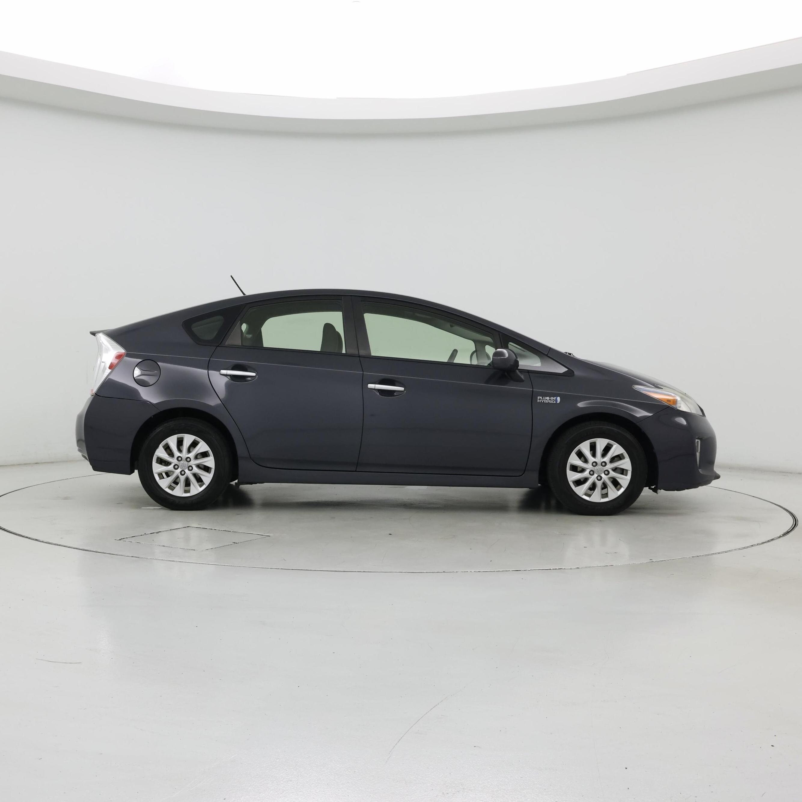 Thumbnail: 2014 Toyota Prius - 7