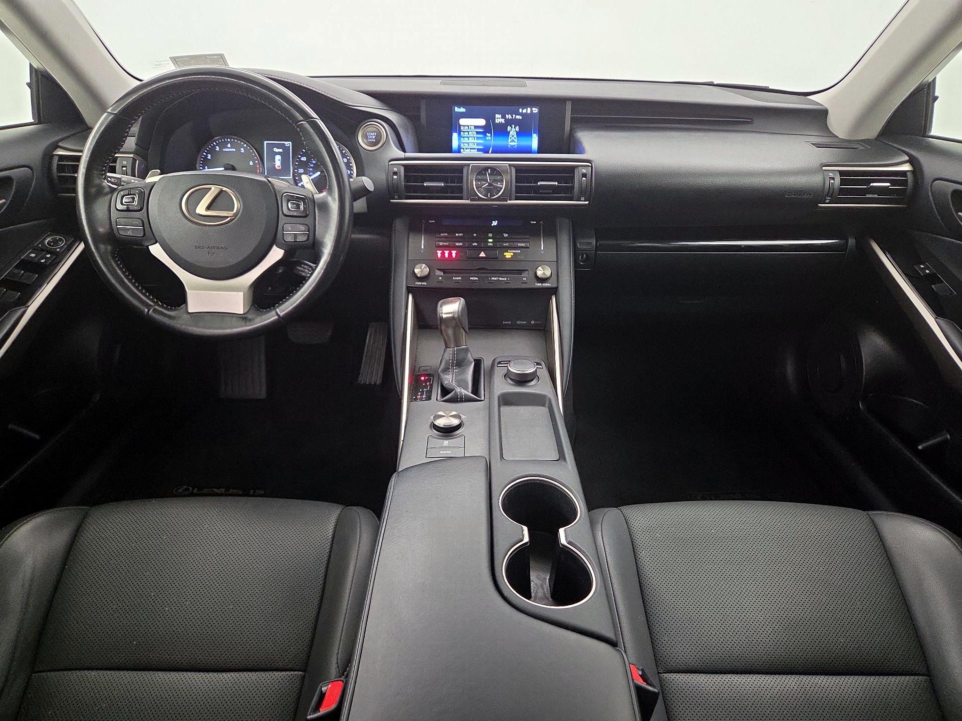 Thumbnail: 2018 Lexus IS - 9