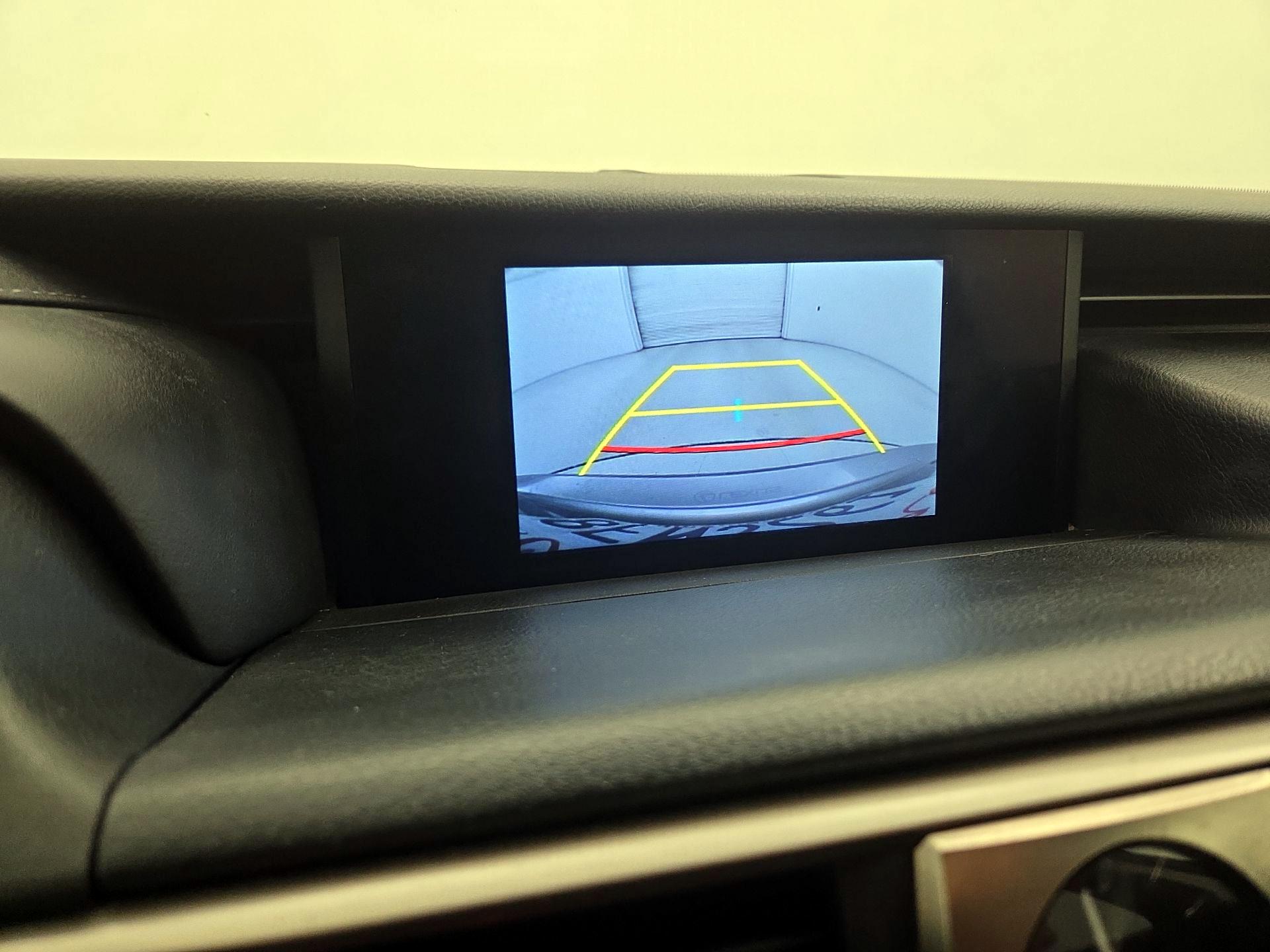 Thumbnail: 2018 Lexus IS - 14