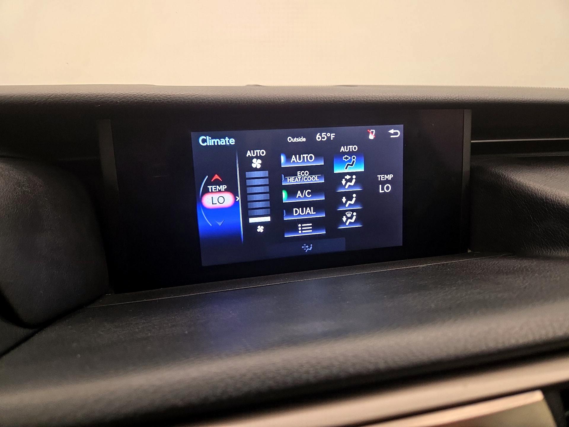 Thumbnail: 2018 Lexus IS - 16