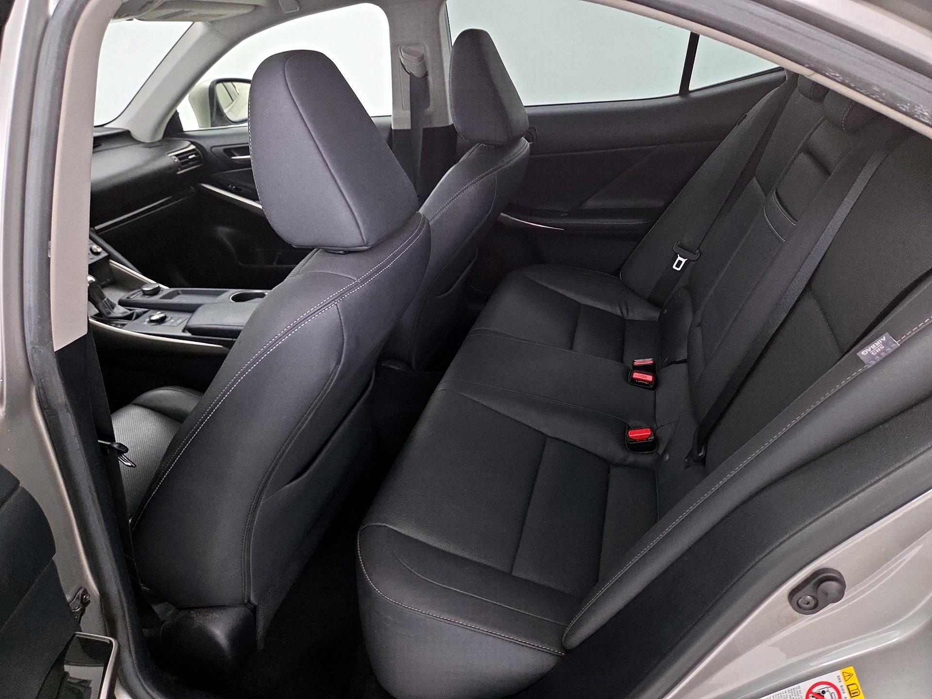 Thumbnail: 2018 Lexus IS - 20