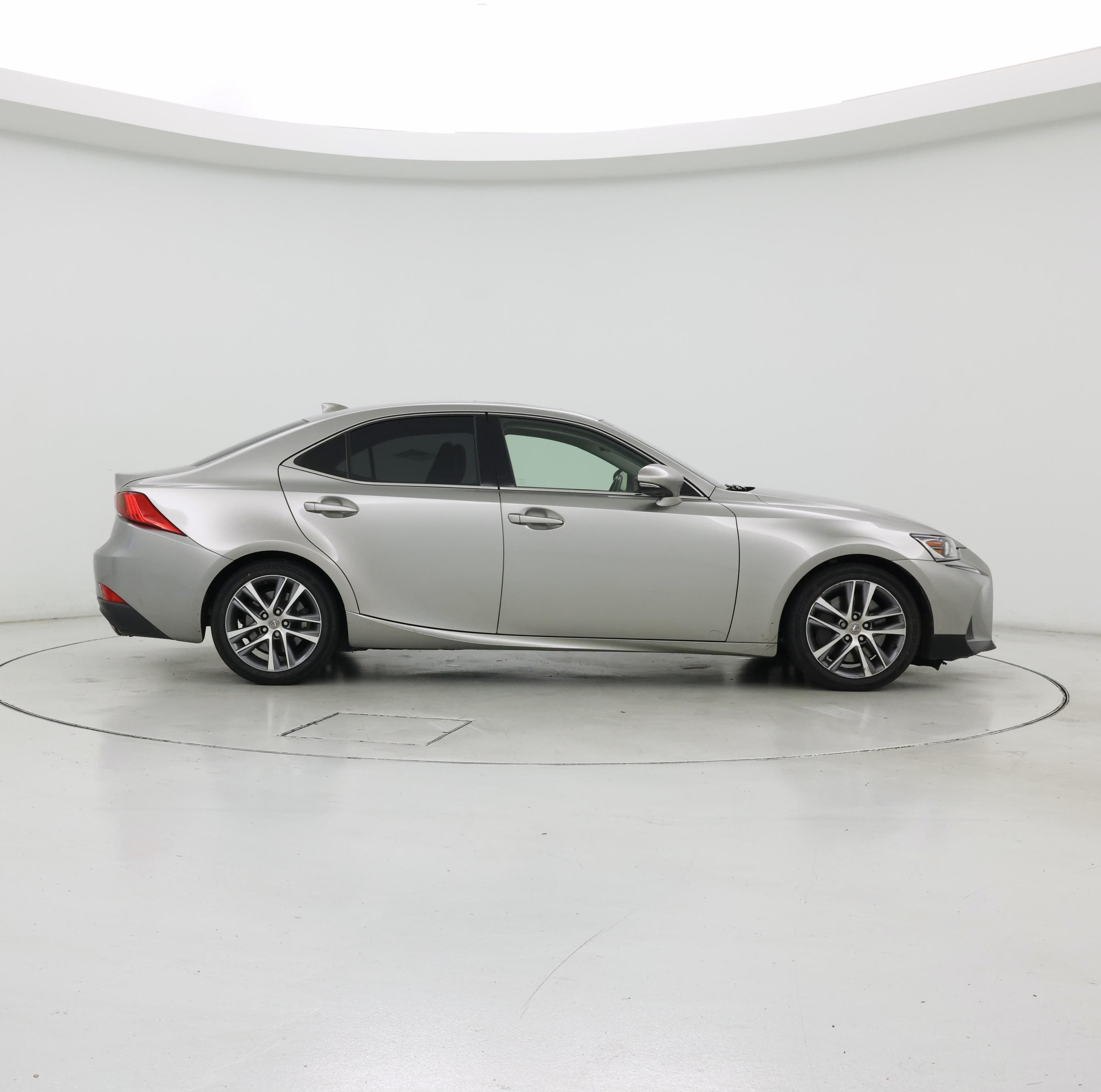 Thumbnail: 2018 Lexus IS - 7