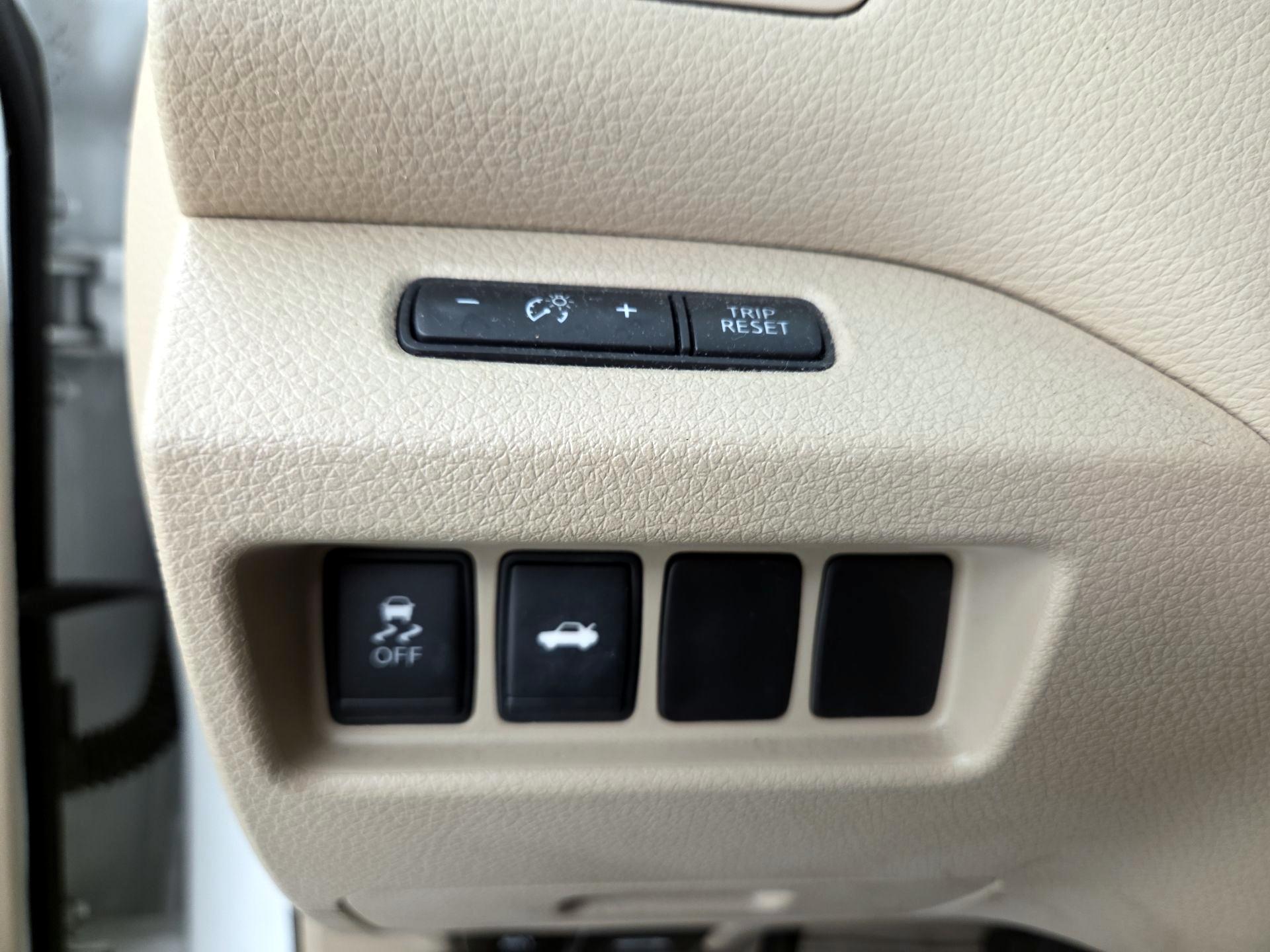 Thumbnail: 2014 Nissan Altima - 13