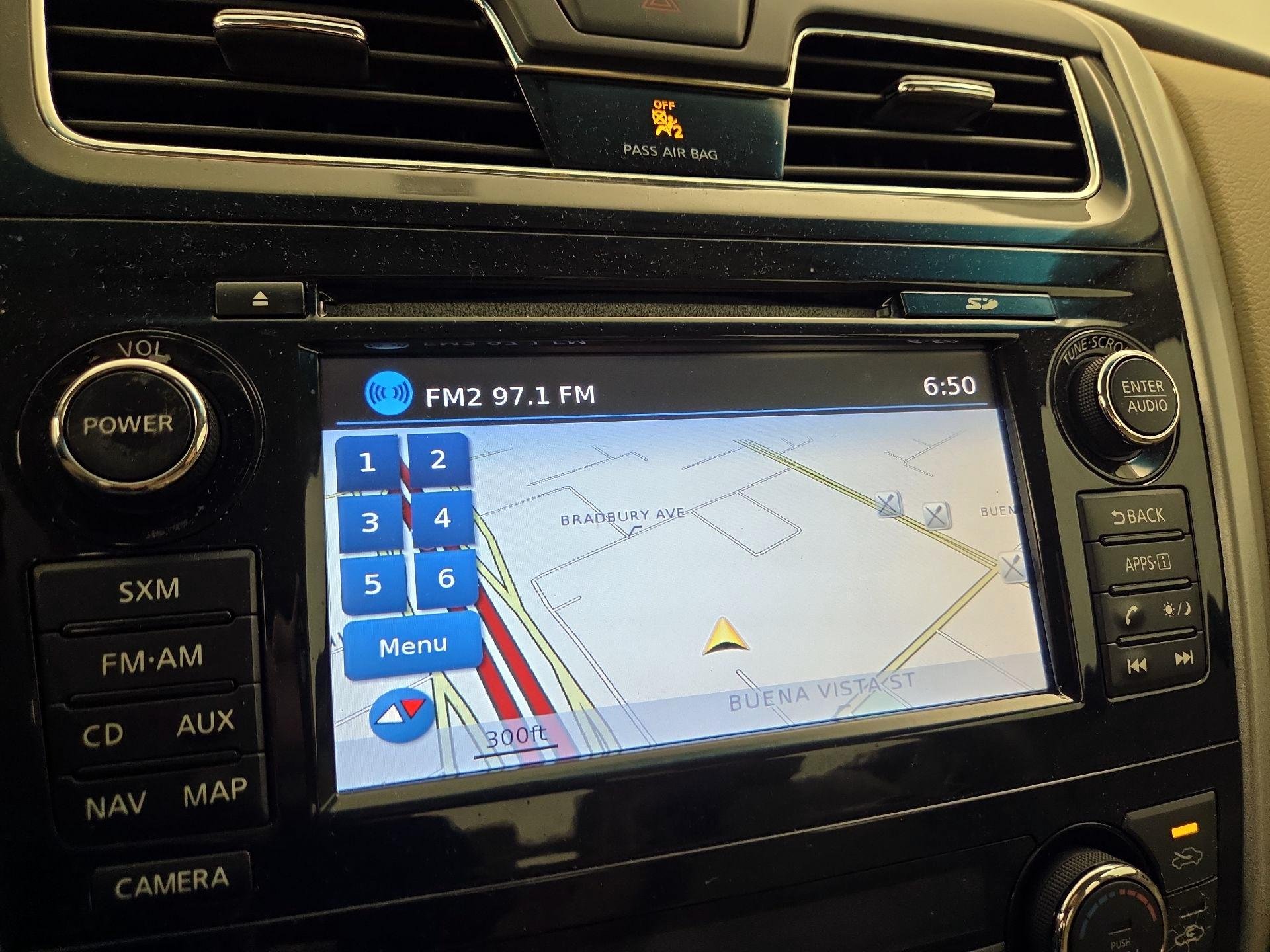 Thumbnail: 2014 Nissan Altima - 14