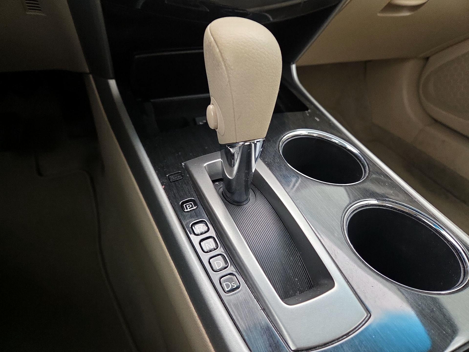 Thumbnail: 2014 Nissan Altima - 18