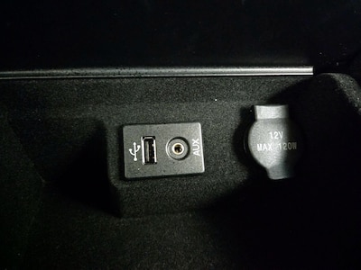 USB/AUX Ports
