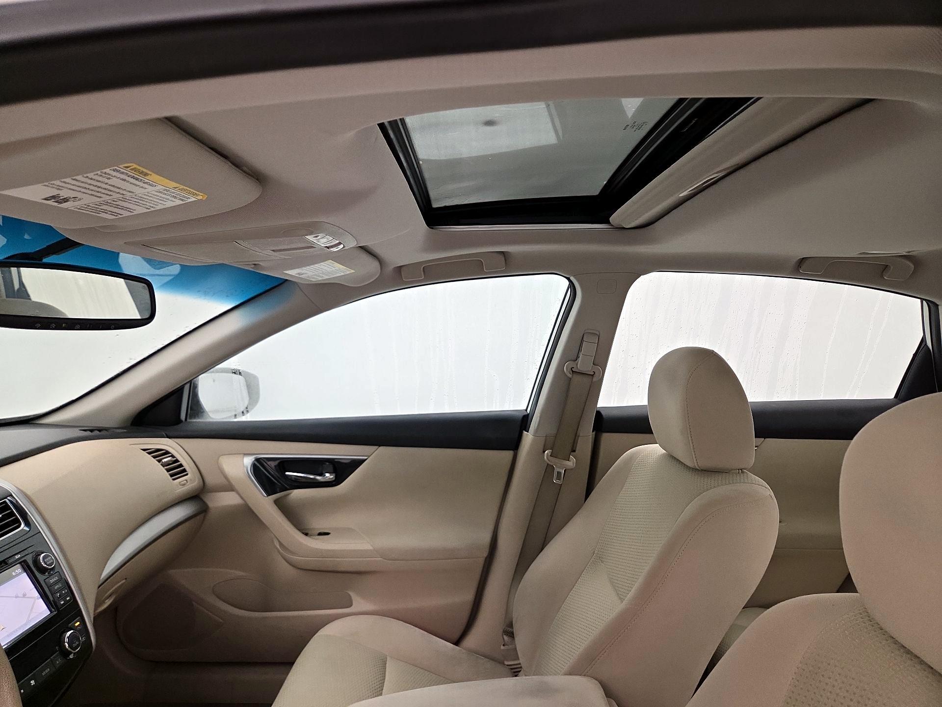 Thumbnail: 2014 Nissan Altima - 20