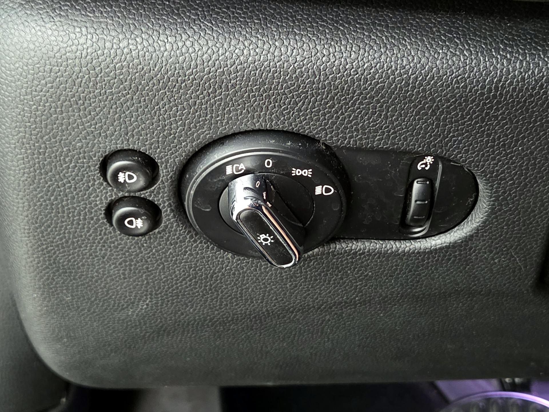 Thumbnail: 2017 MINI Cooper Hardtop - 13