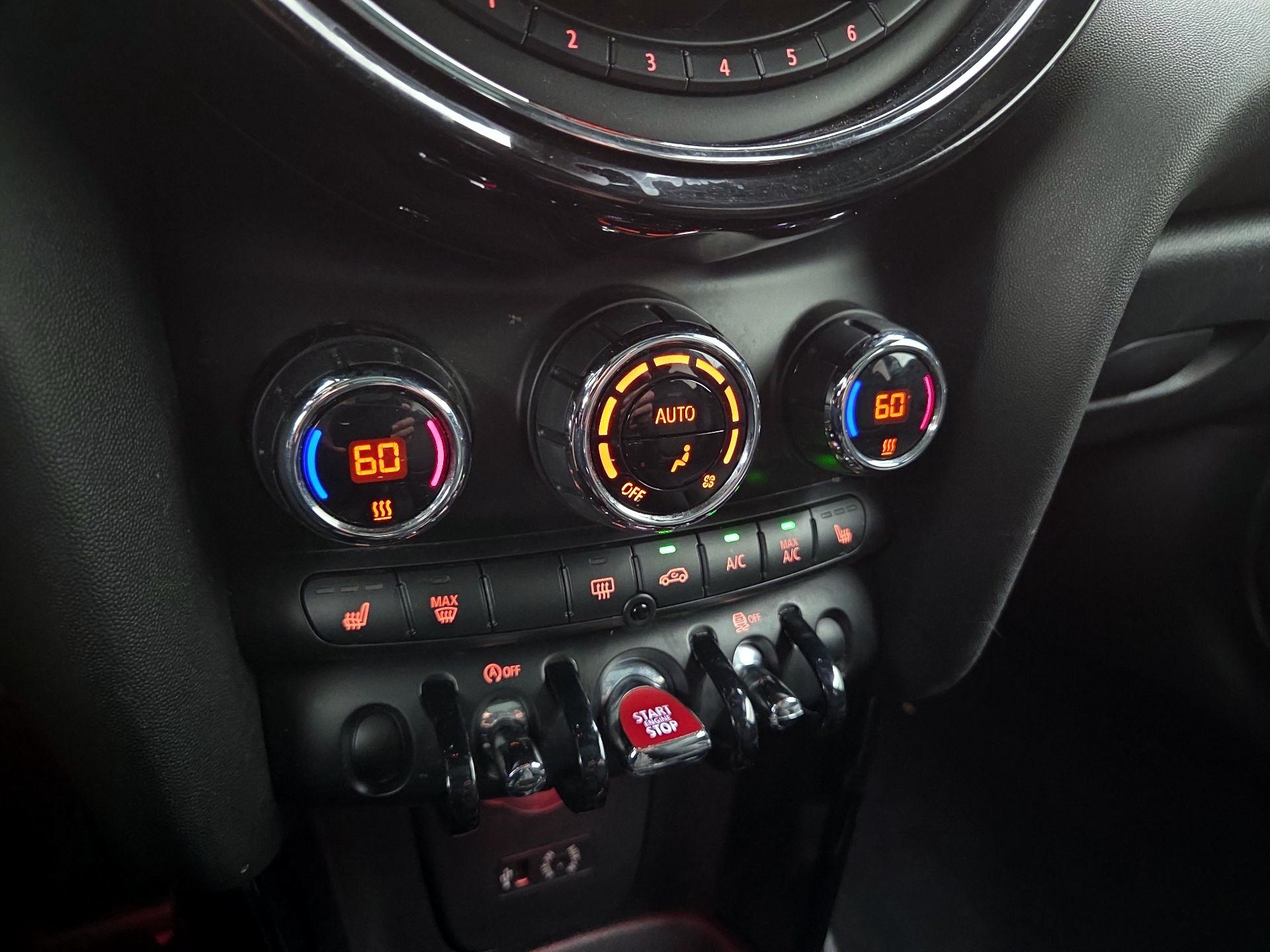 Thumbnail: 2017 MINI Cooper Hardtop - 17