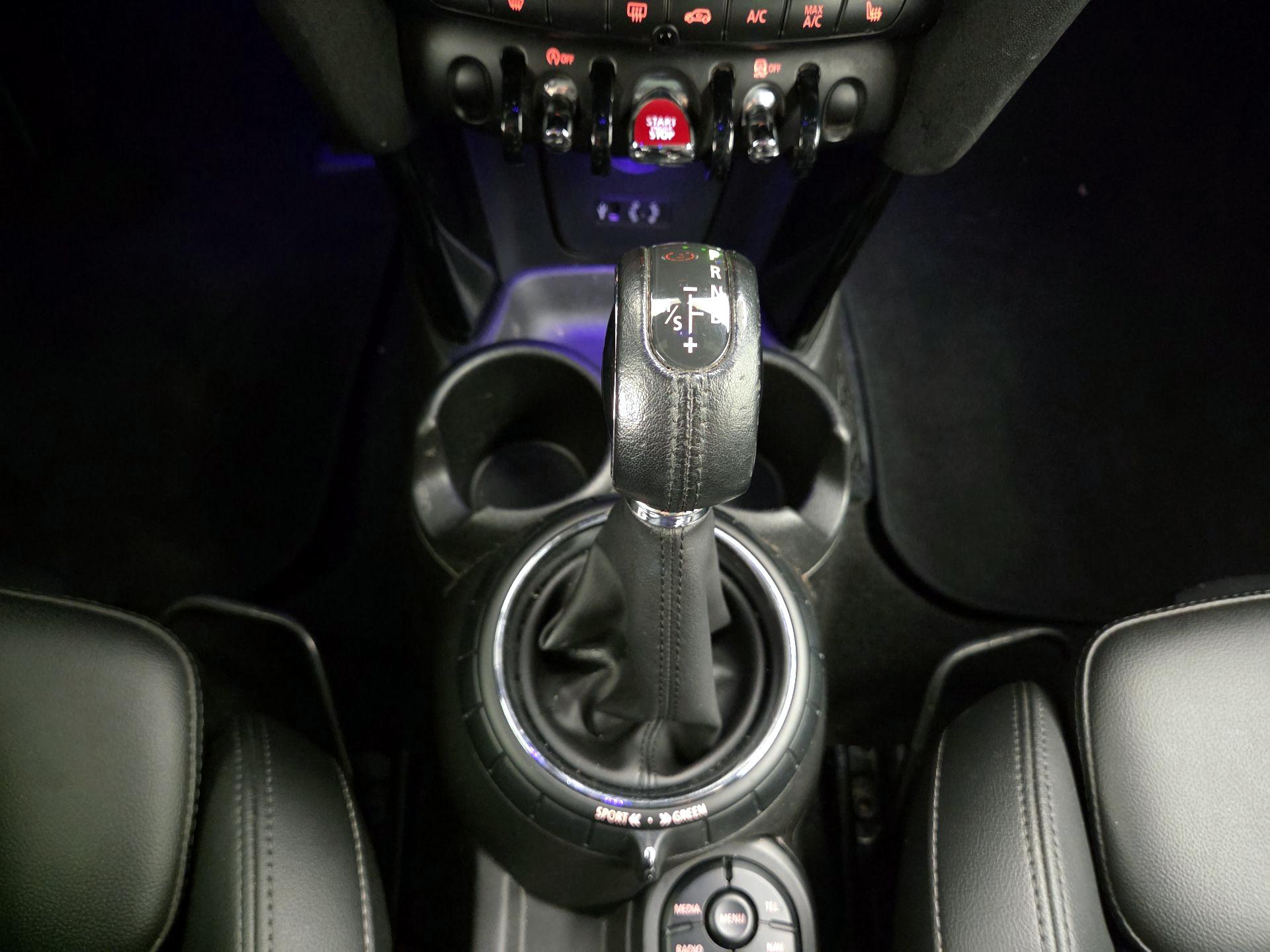 Thumbnail: 2017 MINI Cooper Hardtop - 18