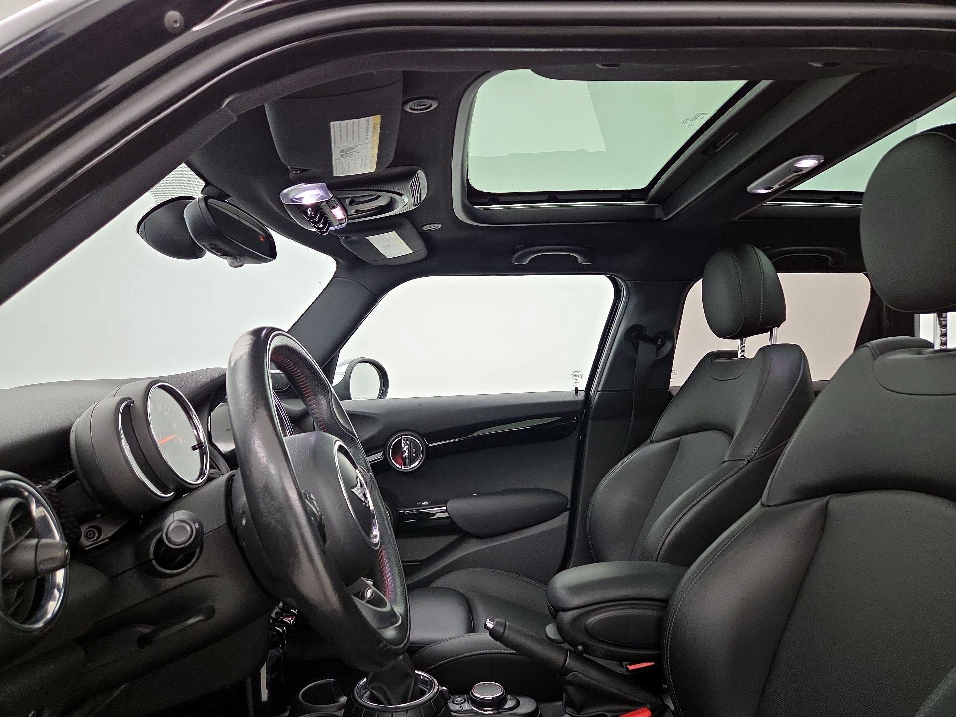 Thumbnail: 2017 MINI Cooper Hardtop - 20