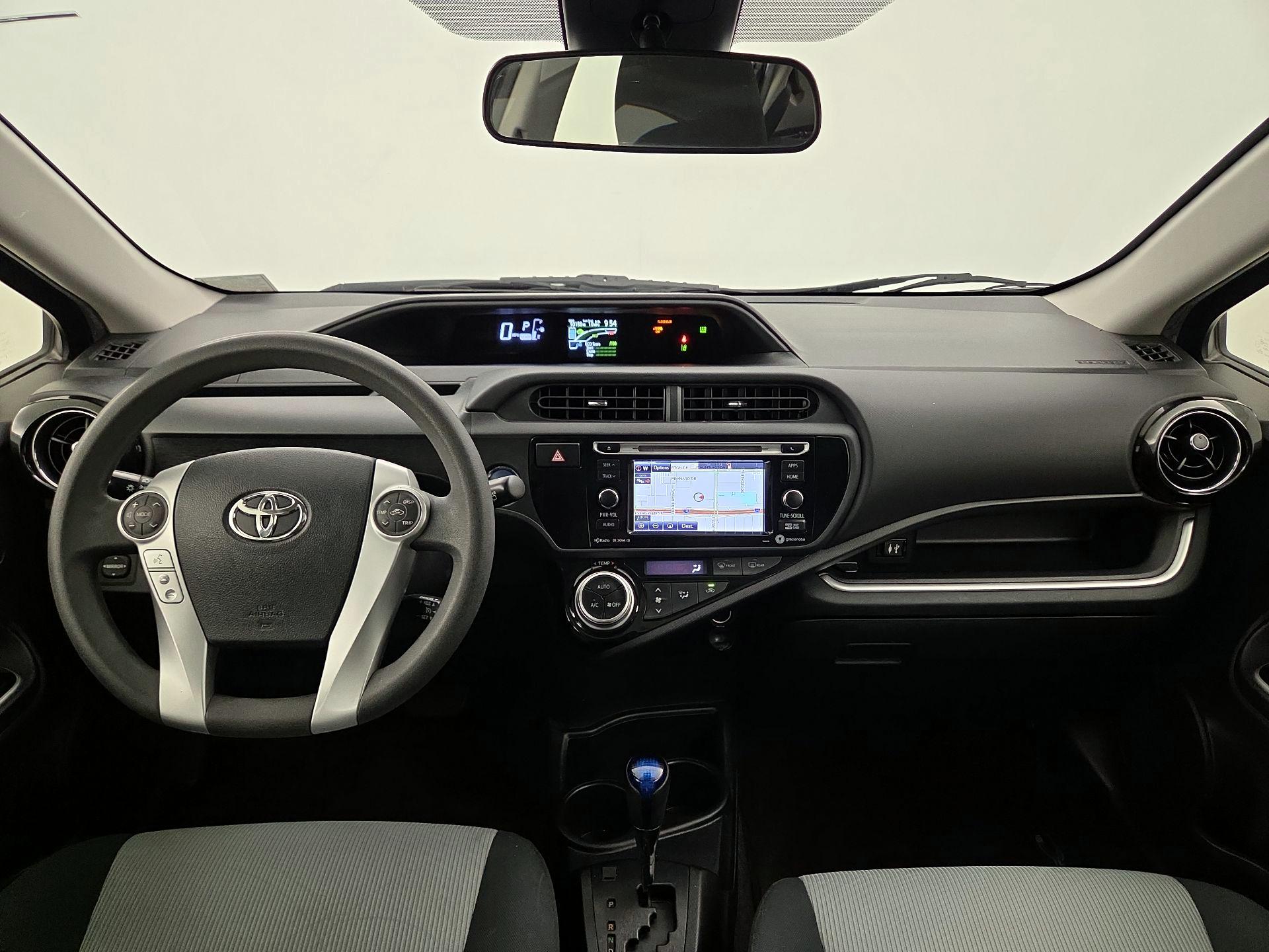 Thumbnail: 2017 Toyota Prius c - 9