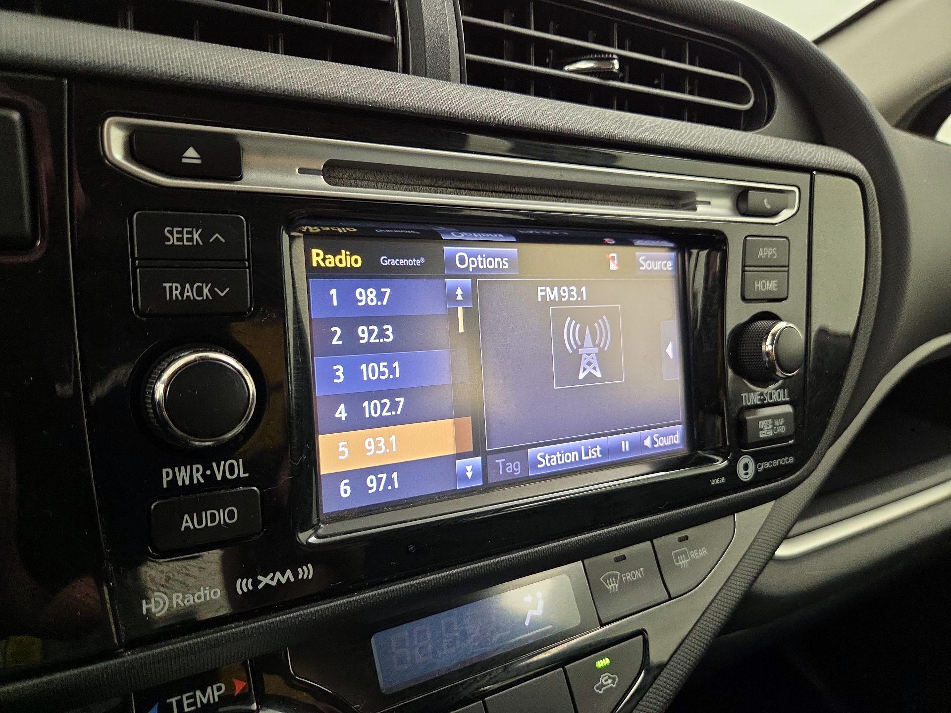 Thumbnail: 2017 Toyota Prius c - 15