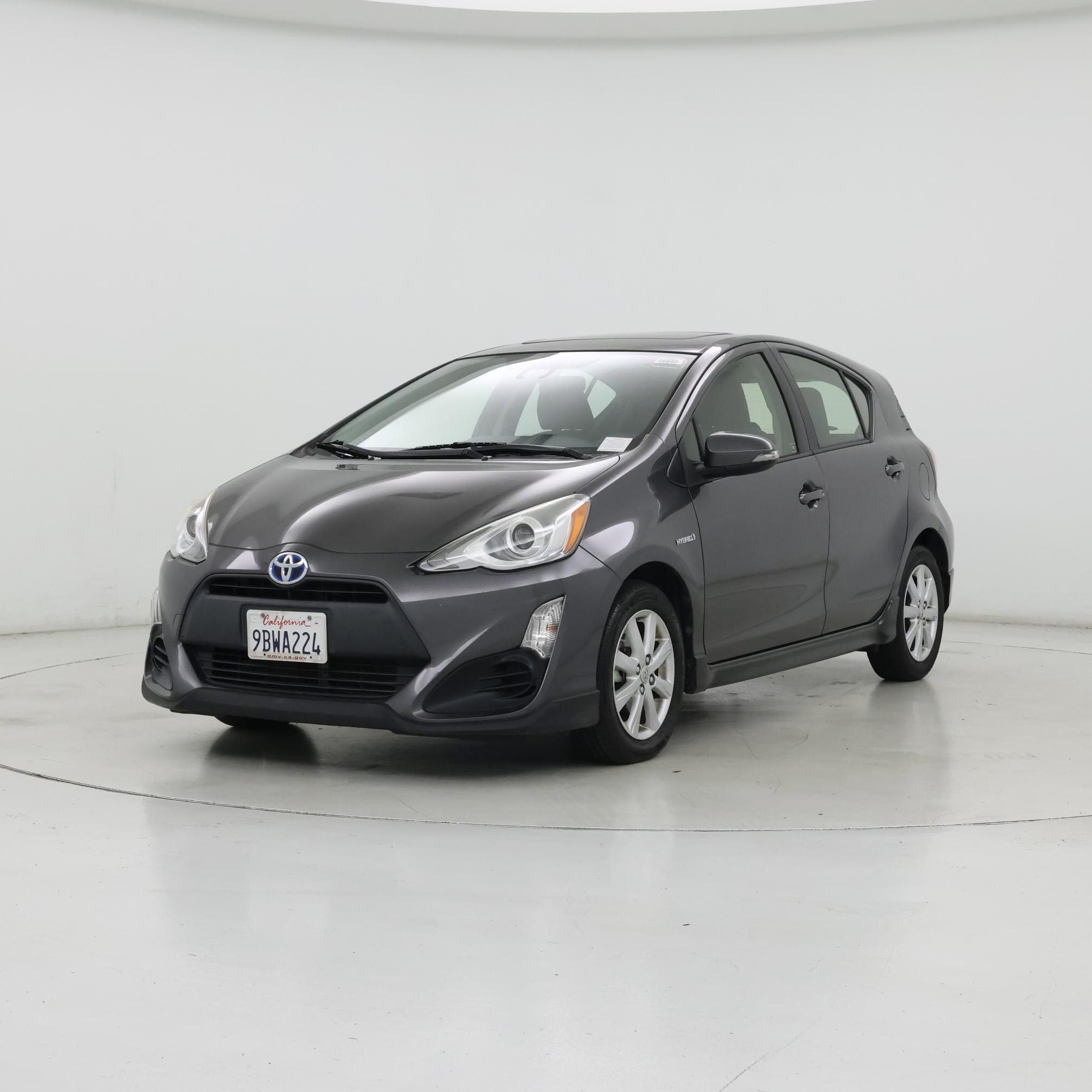 Thumbnail: 2017 Toyota Prius c - 4