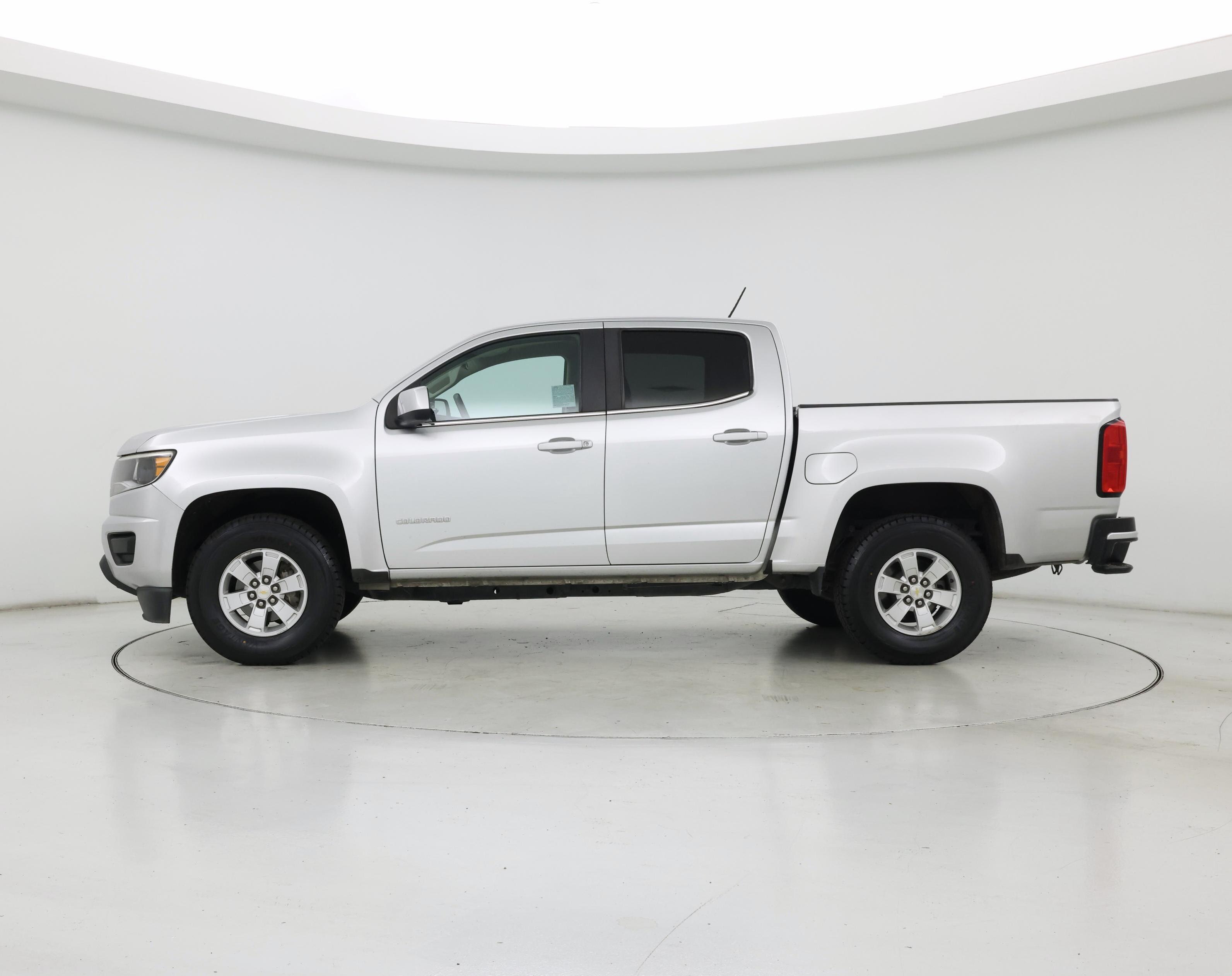 Thumbnail: 2019 Chevrolet Colorado - 3