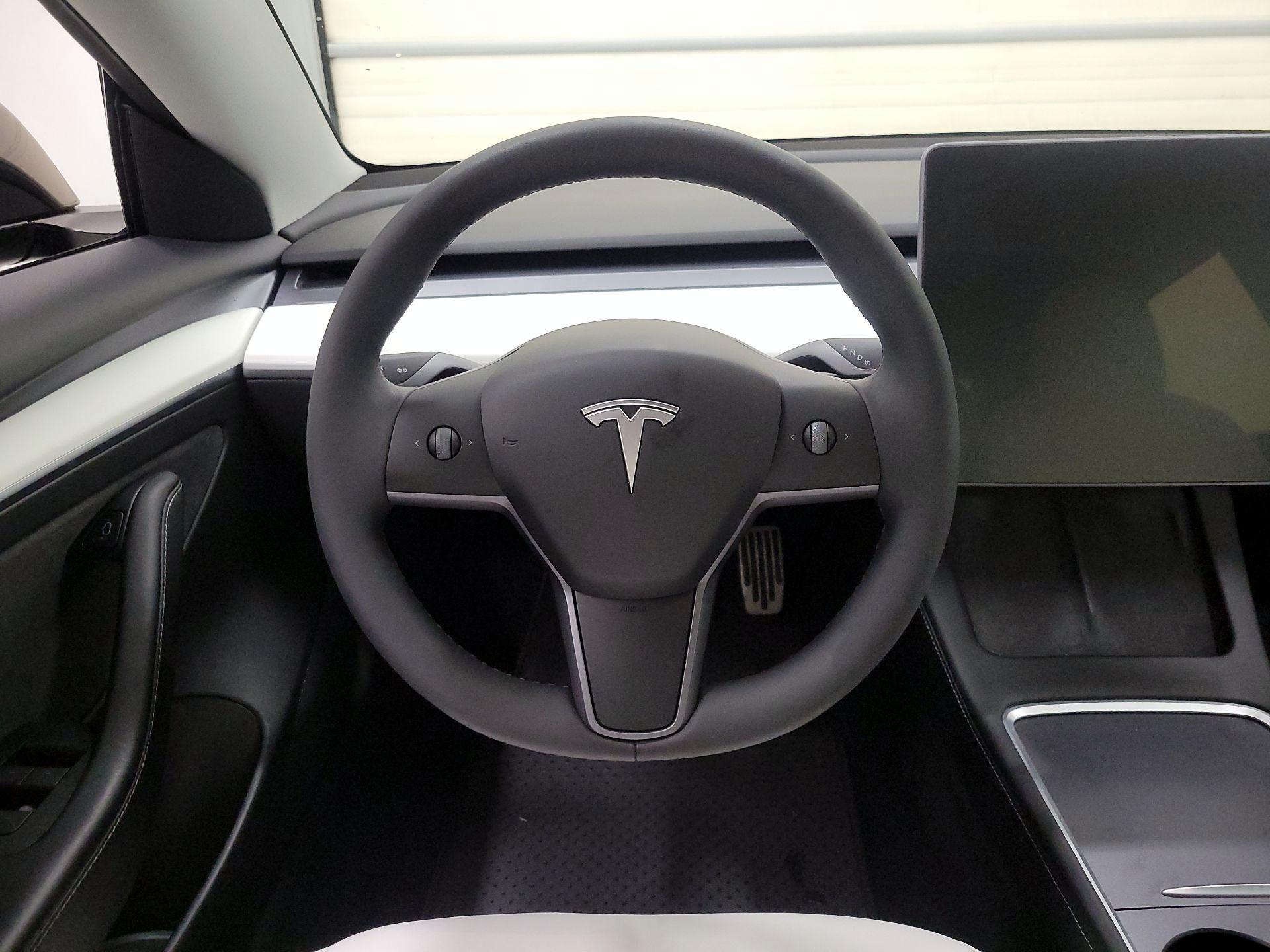 Thumbnail: 2021 Tesla Model 3 - 10