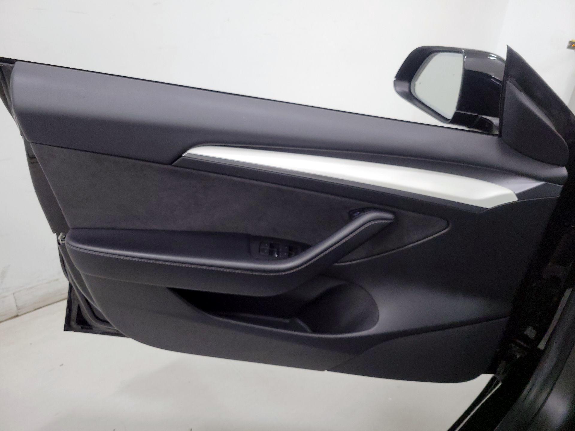 Thumbnail: 2021 Tesla Model 3 - 12