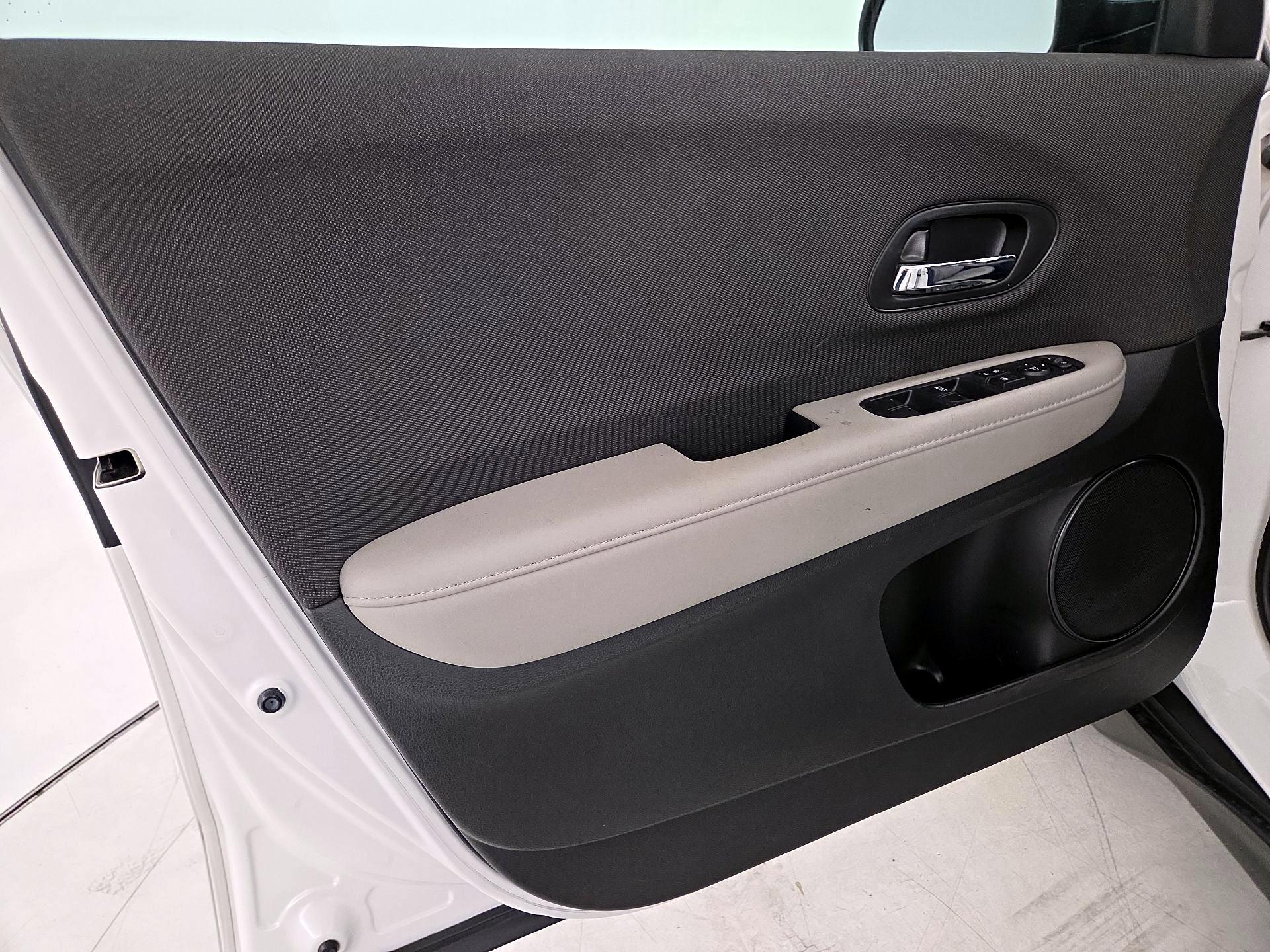 Thumbnail: 2019 Honda HR-V - 12