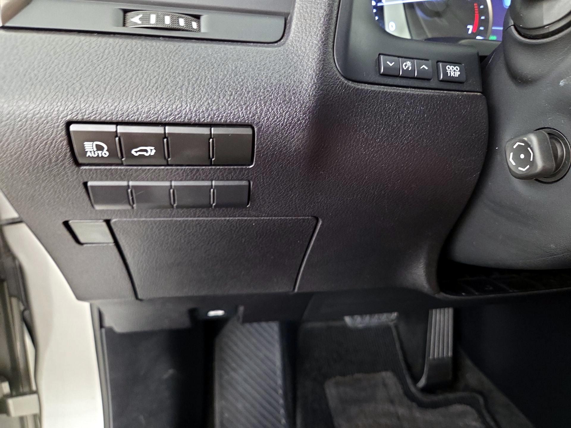 Thumbnail: 2020 Lexus RX - 13