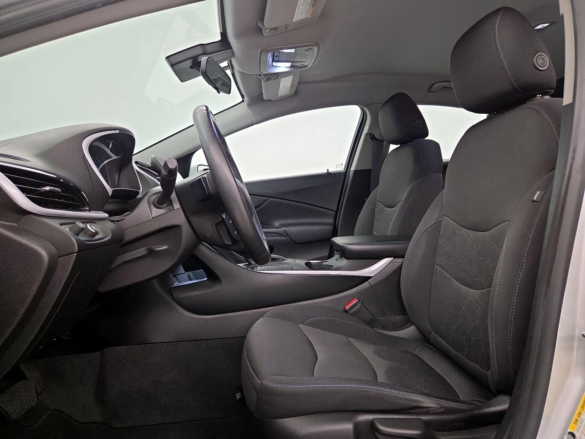 Thumbnail: 2017 Chevrolet Volt - 11