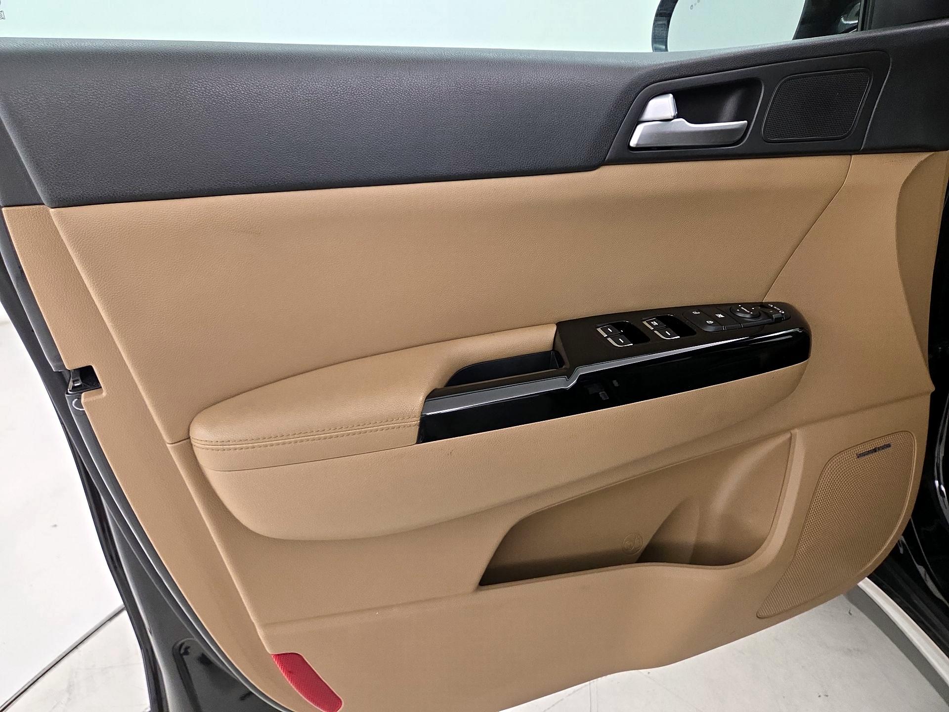 Thumbnail: 2017 Kia Sportage - 12