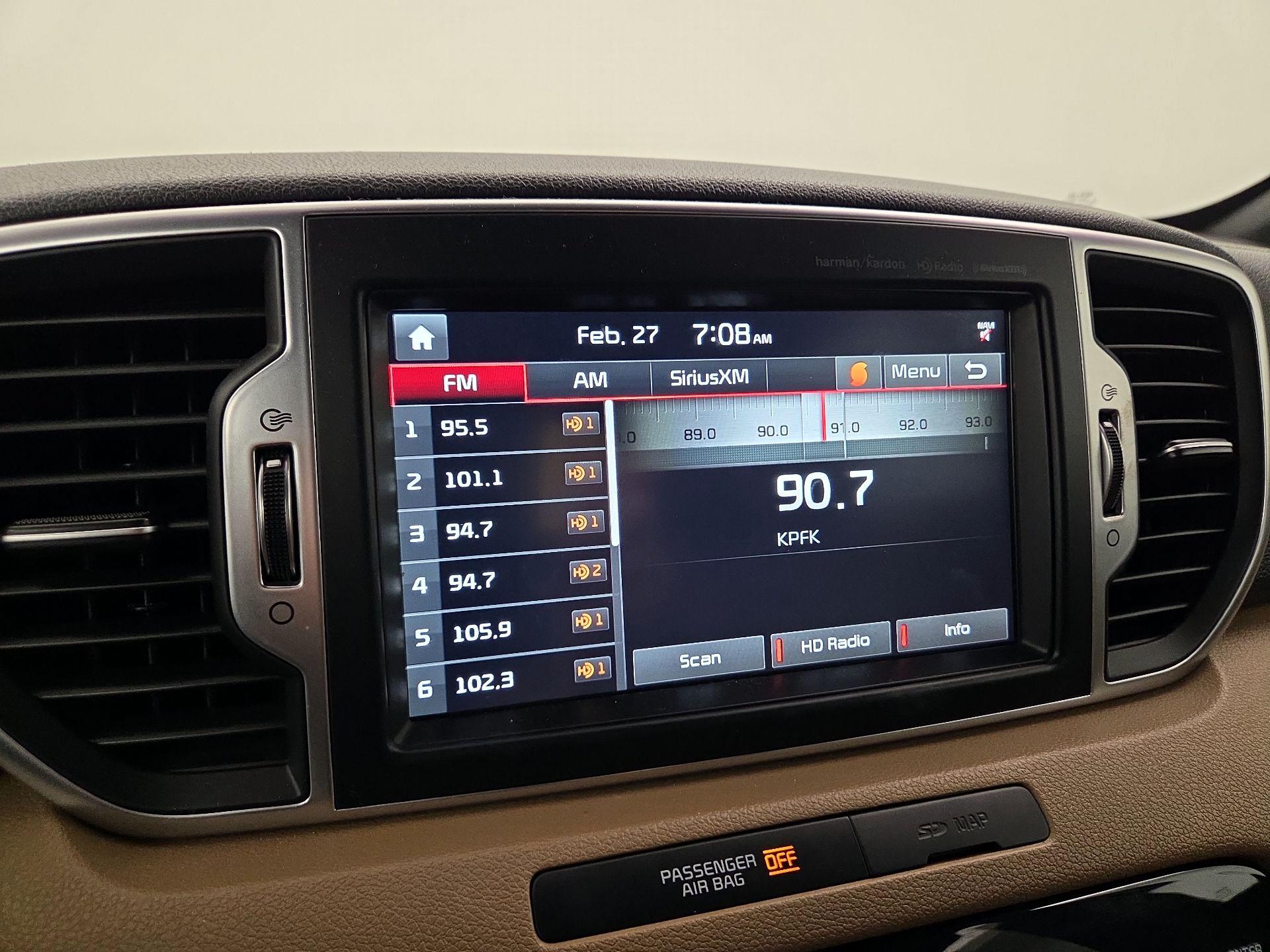 Thumbnail: 2017 Kia Sportage - 16