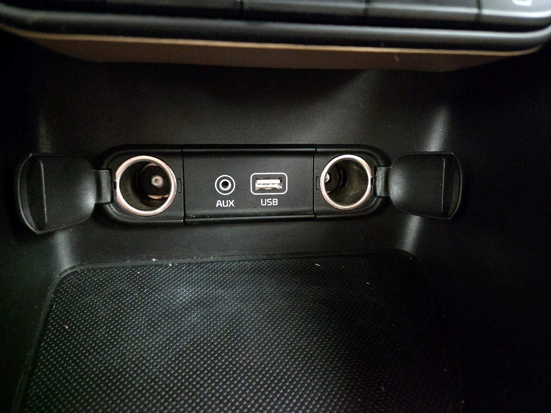 Thumbnail: 2017 Kia Sportage - 19