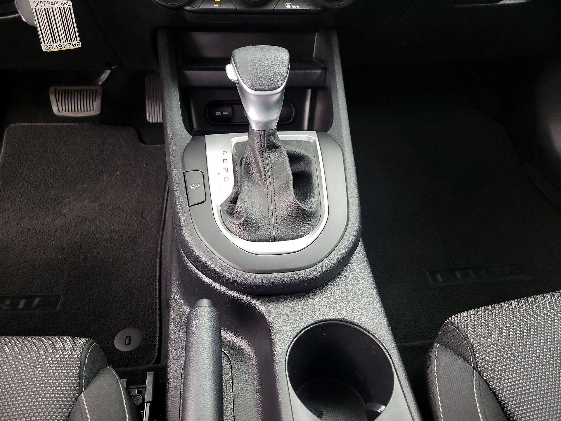 Thumbnail: 2024 Kia Forte - 17