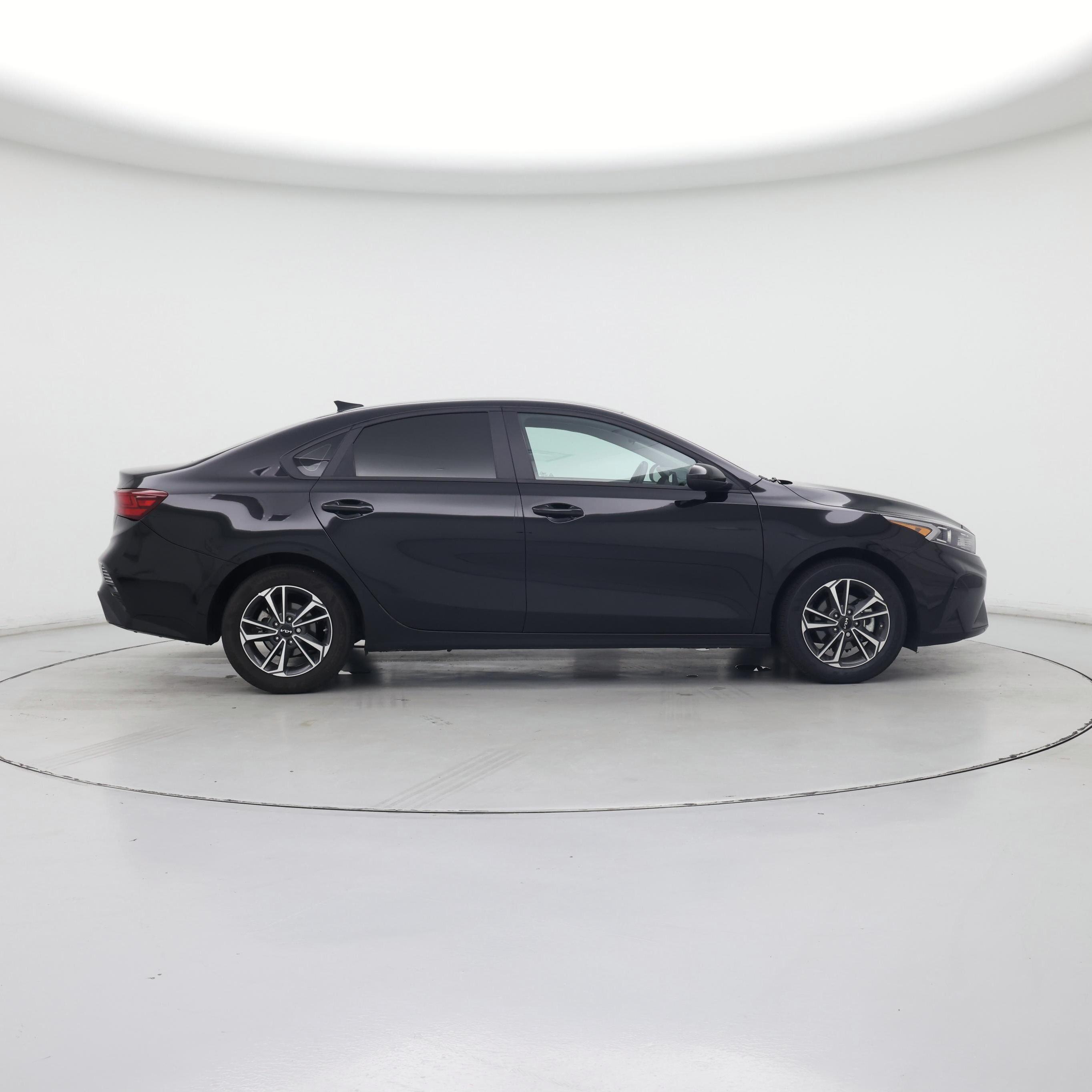 Thumbnail: 2024 Kia Forte - 7