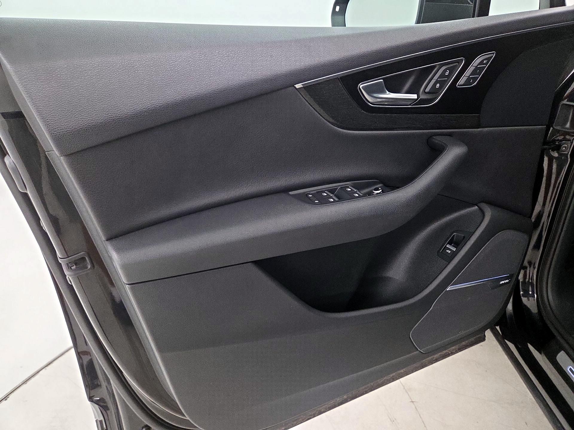 Thumbnail: 2019 Audi Q7 - 12