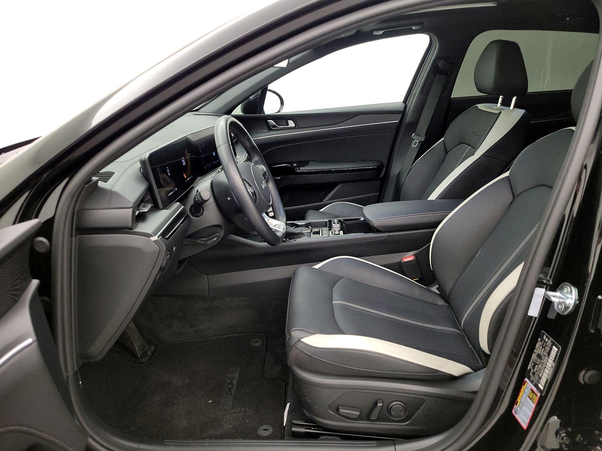 Thumbnail: 2025 Kia K5 - 11