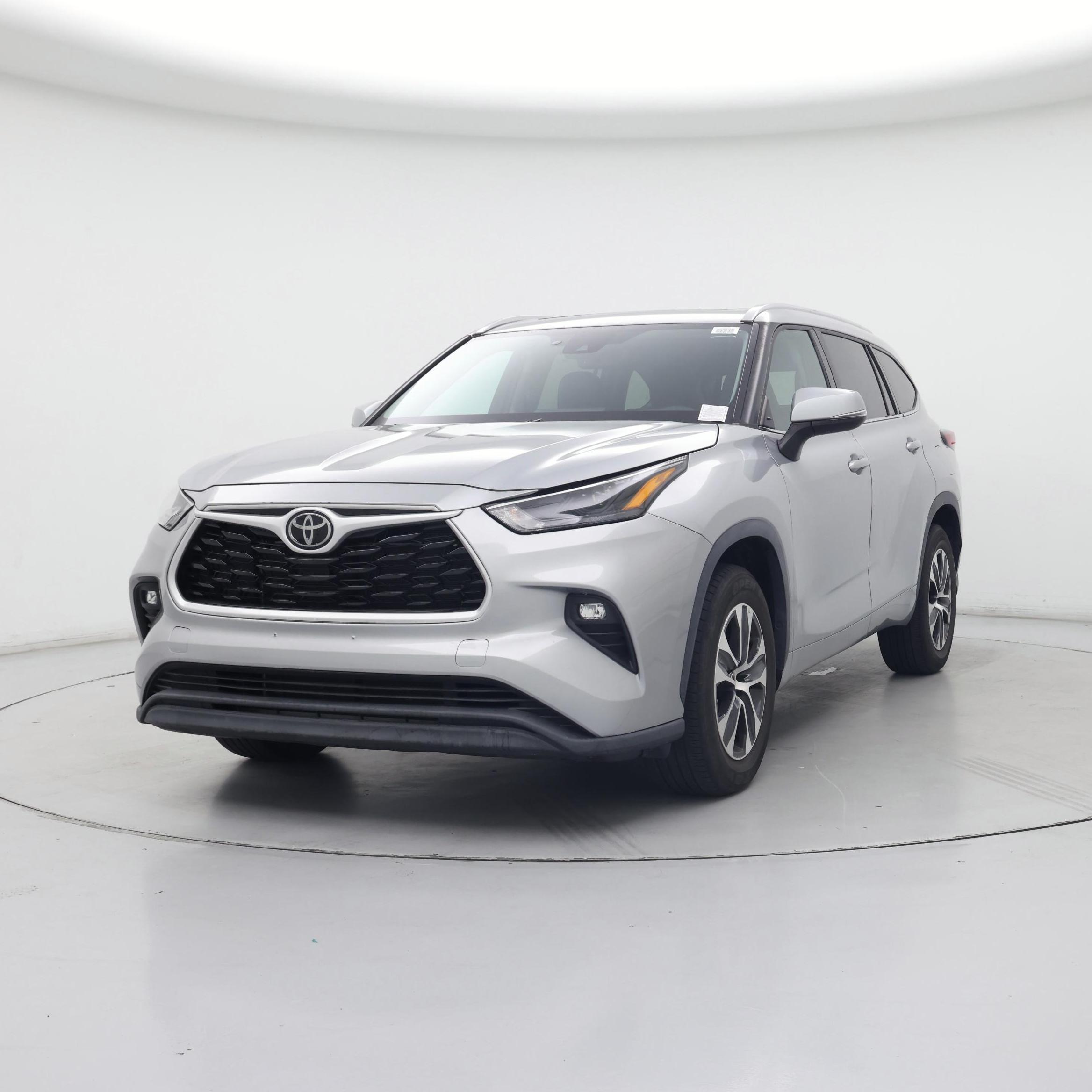 Thumbnail: 2022 Toyota Highlander - 4