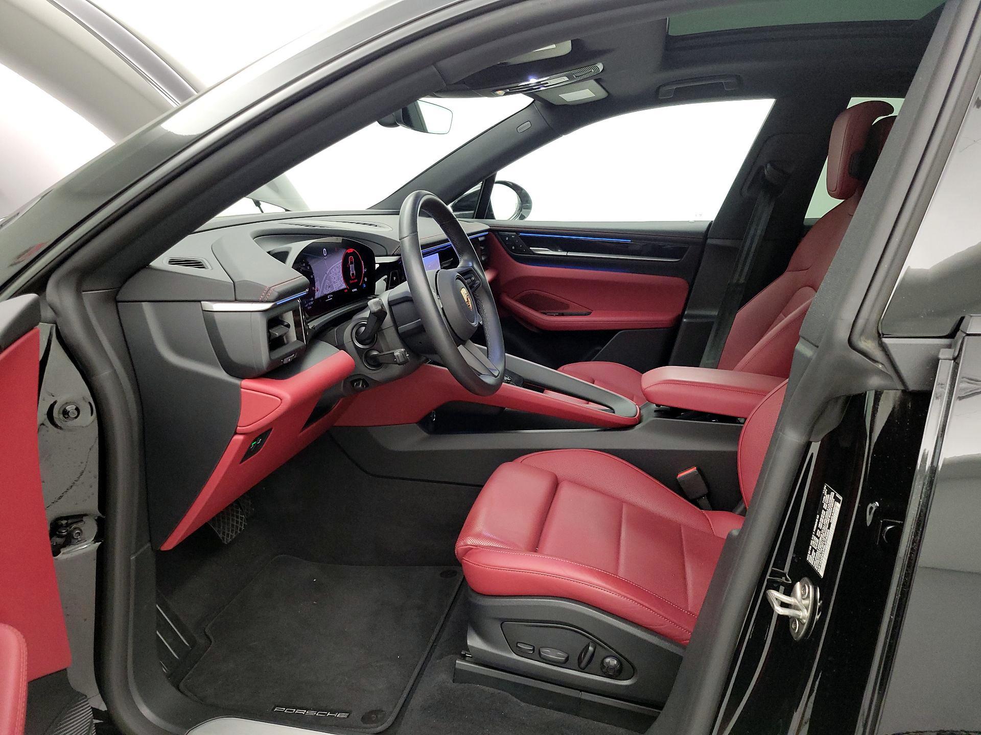 Thumbnail: 2025 Porsche Macan - 9