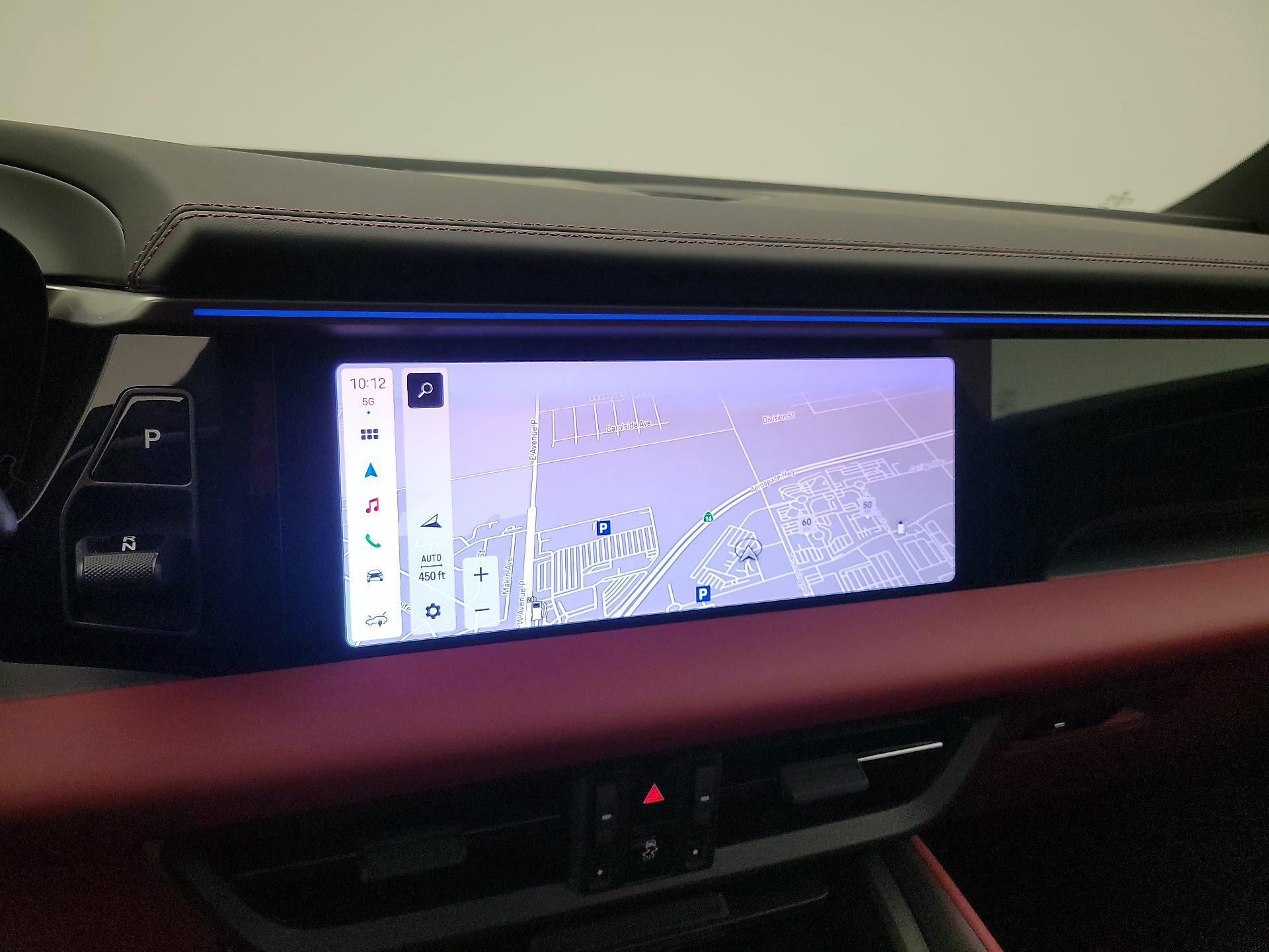 Thumbnail: 2025 Porsche Macan - 12