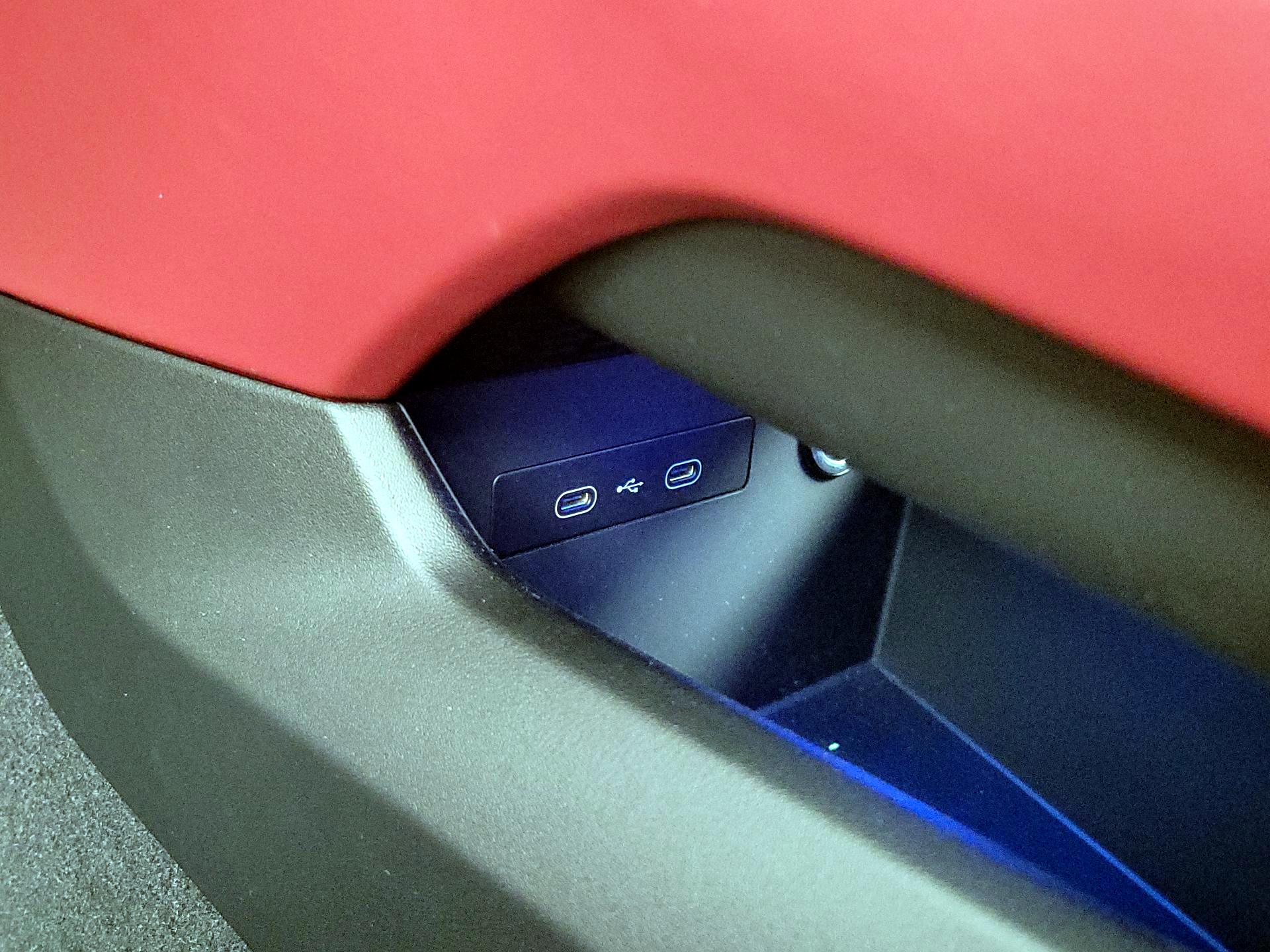 Thumbnail: 2025 Porsche Macan - 17