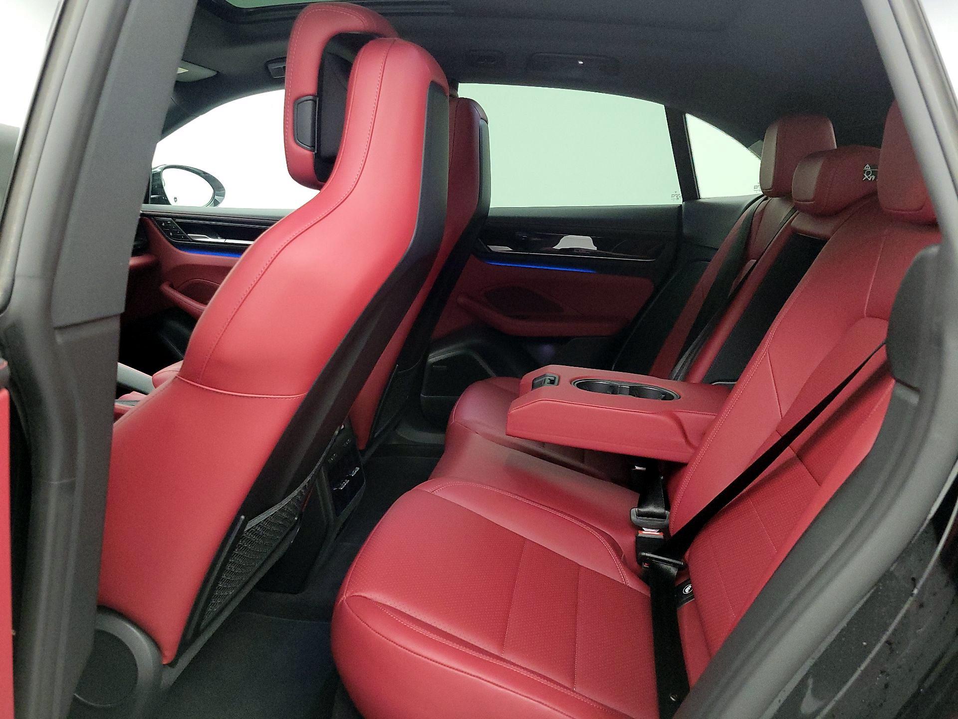 Thumbnail: 2025 Porsche Macan - 19