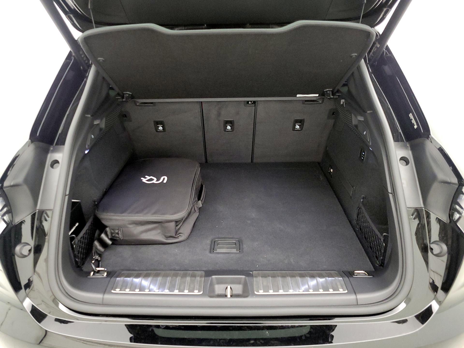 Thumbnail: 2025 Porsche Macan - 20