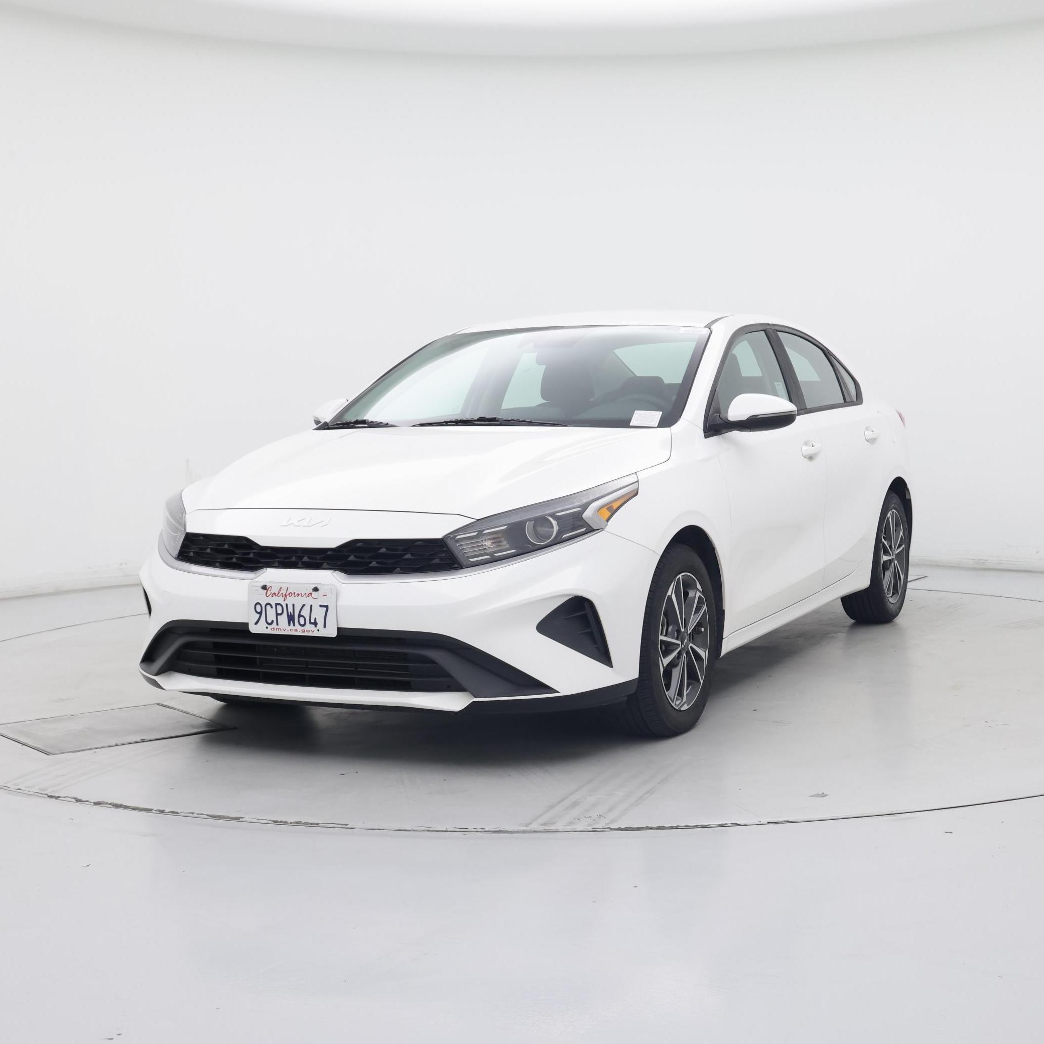 Thumbnail: 2023 Kia Forte - 4