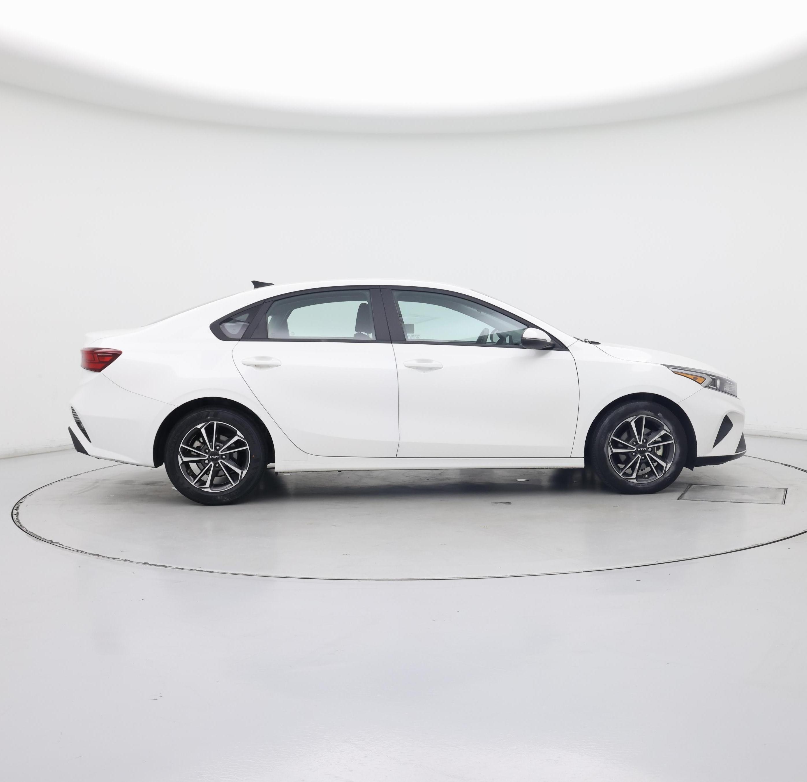Thumbnail: 2023 Kia Forte - 7